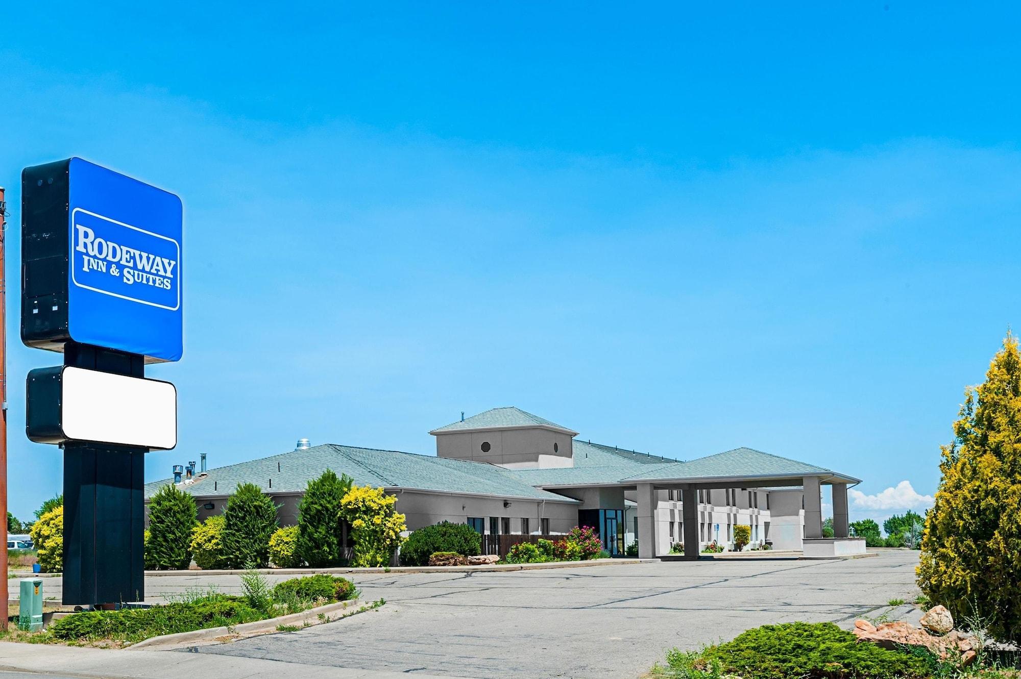 Varios Rodeway Inn & Suites