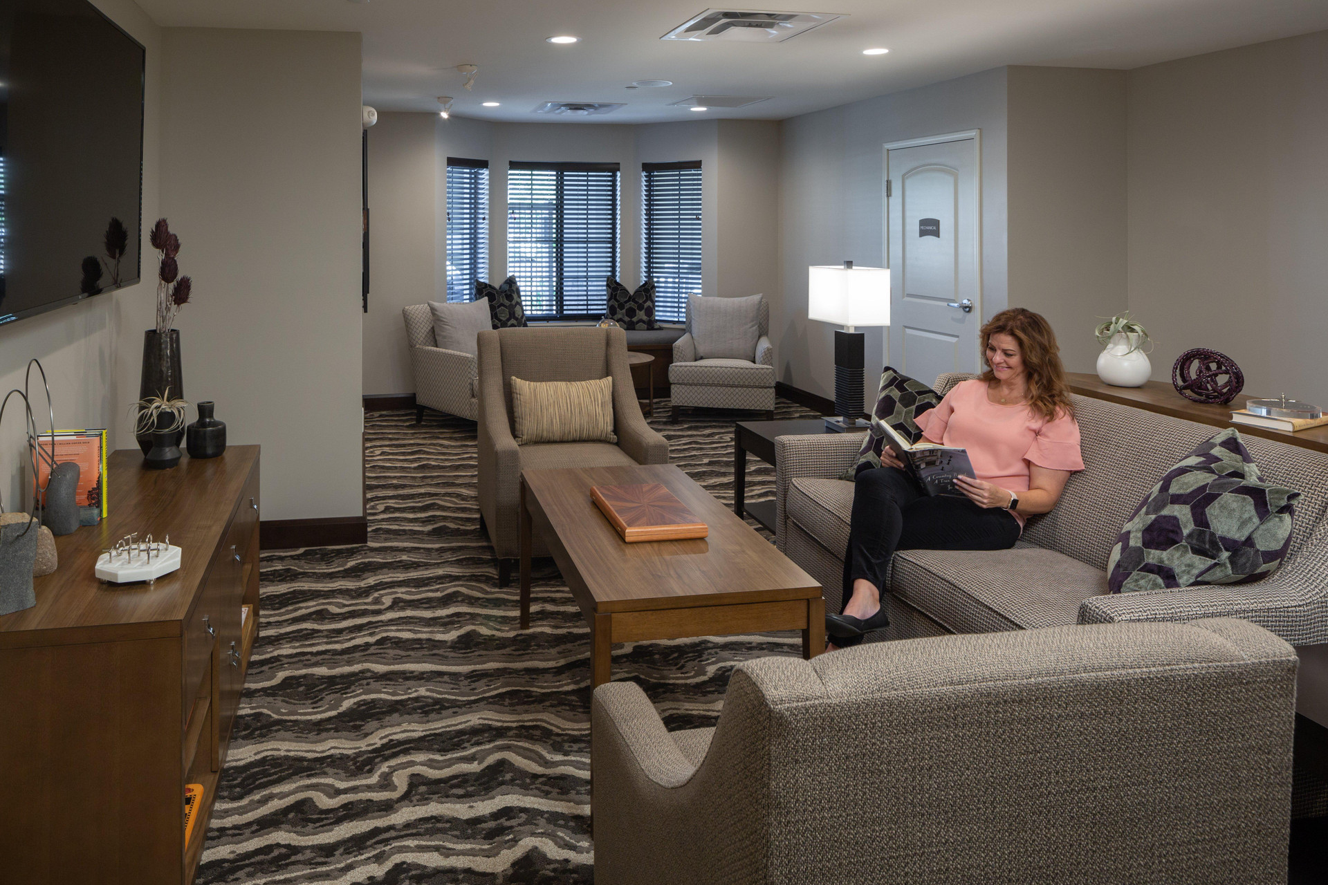 Vista Exterior Staybridge Suites Phoenix - Biltmore Area by IHG