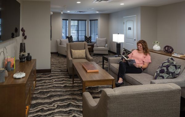 Staybridge Suites Phoenix - Biltmore Area by IHG
