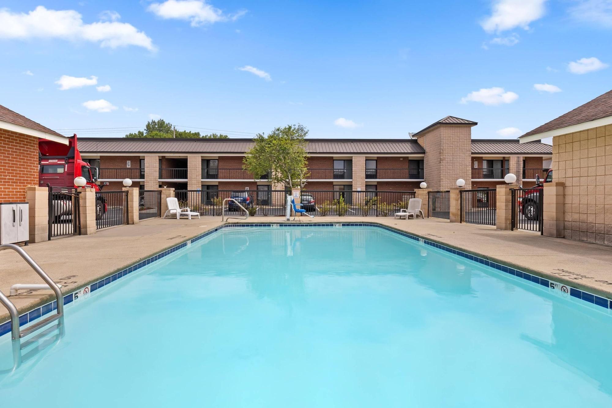 Vista Piscina Quality Inn Kinston Hwy 70