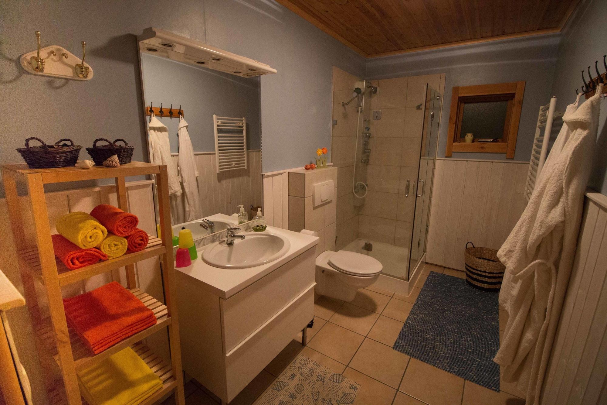 Equipamiento de Habitación Alfasteinn Country Home Guesthouse