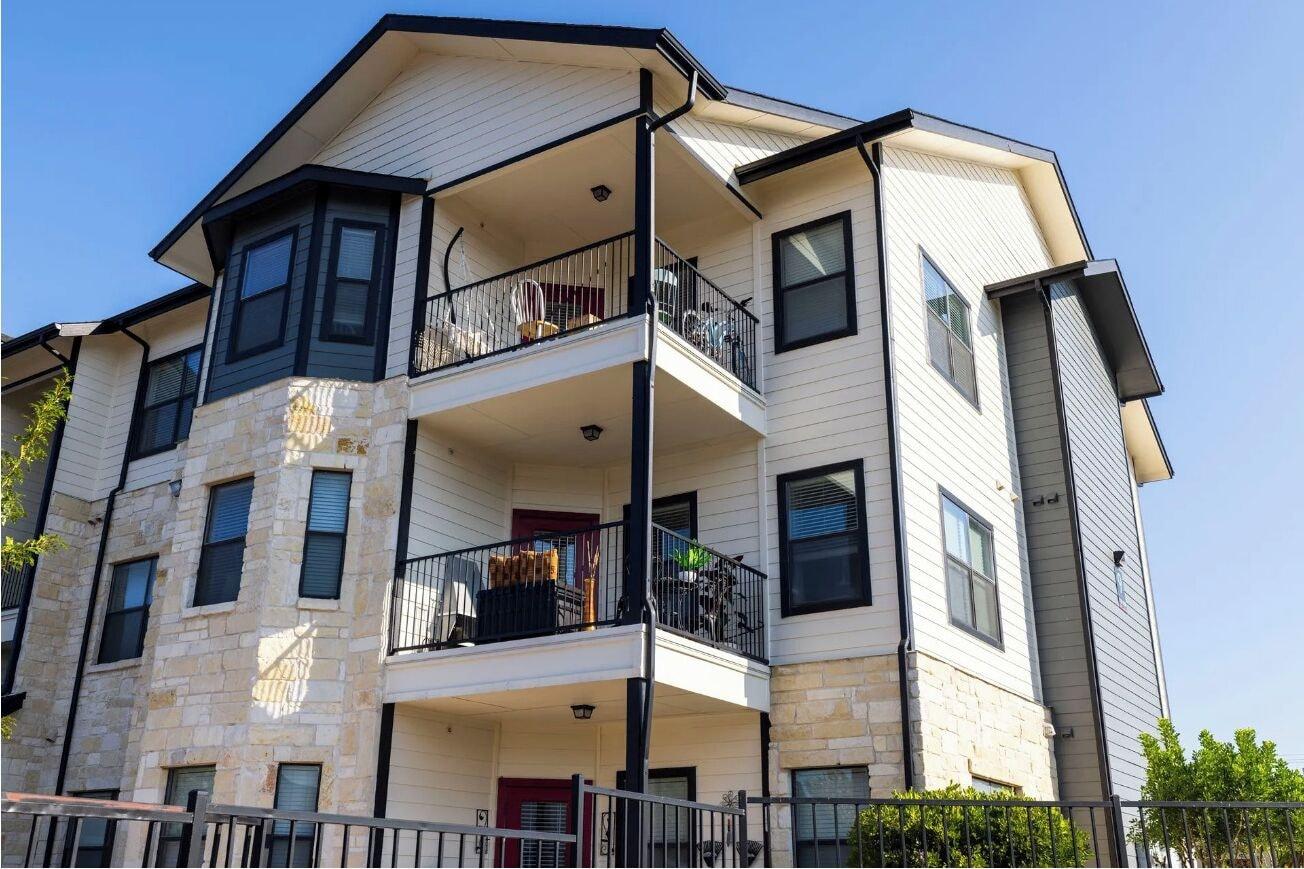 Vista Exterior Landing San Antonio Alamo Ranch Apartments