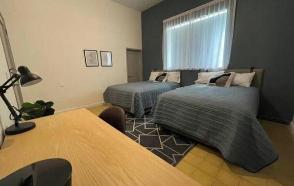 Casa Almera - Colonia Americana - 8 BR 8.5 bath AC - Hoteles cerca de La Minerva en Guadalajara