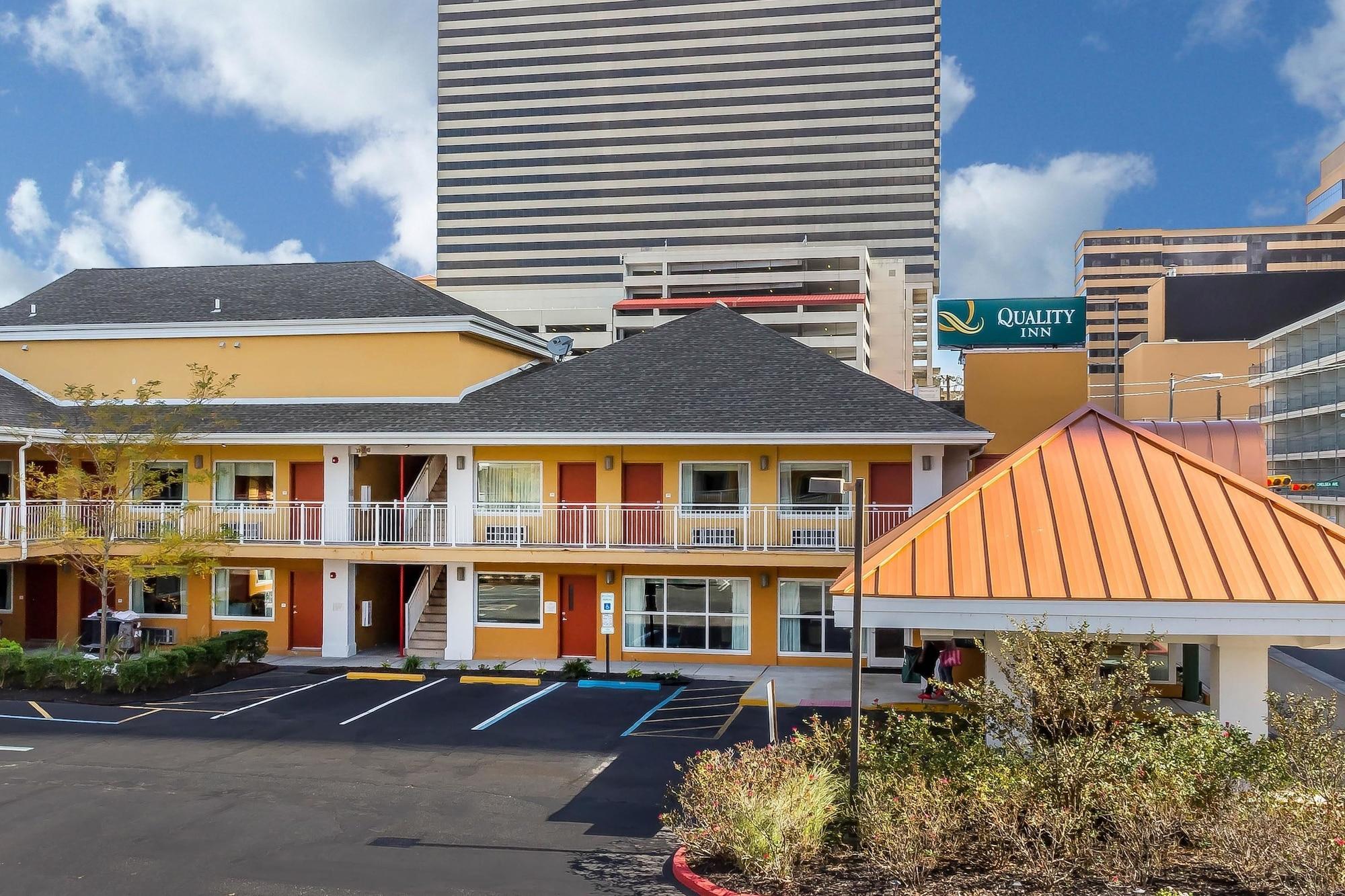 Vista Exterior Quality Inn Flamingo