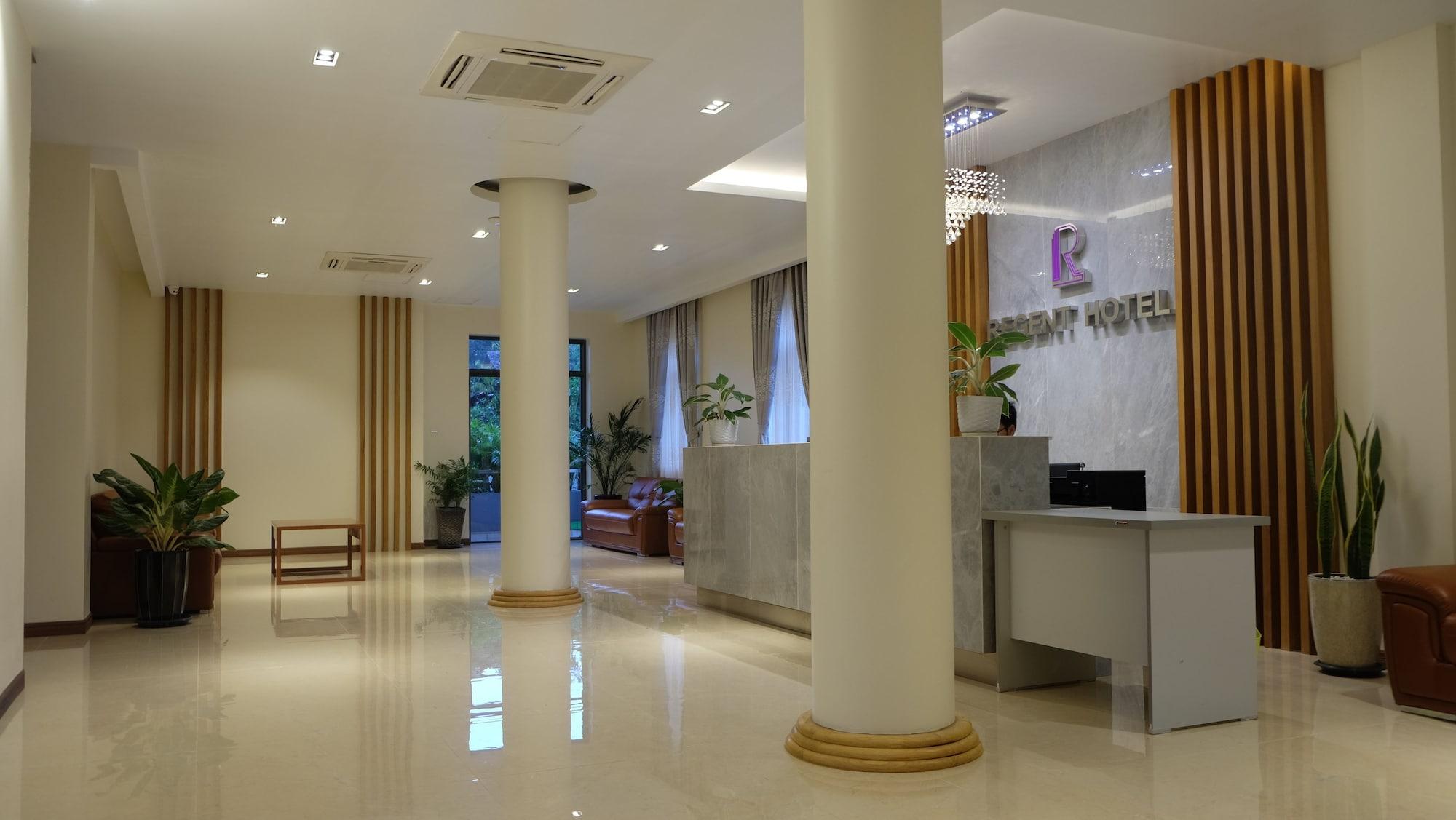 Vista Lobby Regent Hotel
