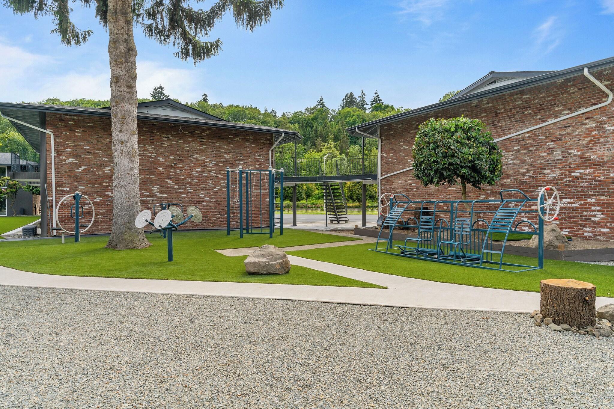 Varios Sunrise Garden Suites