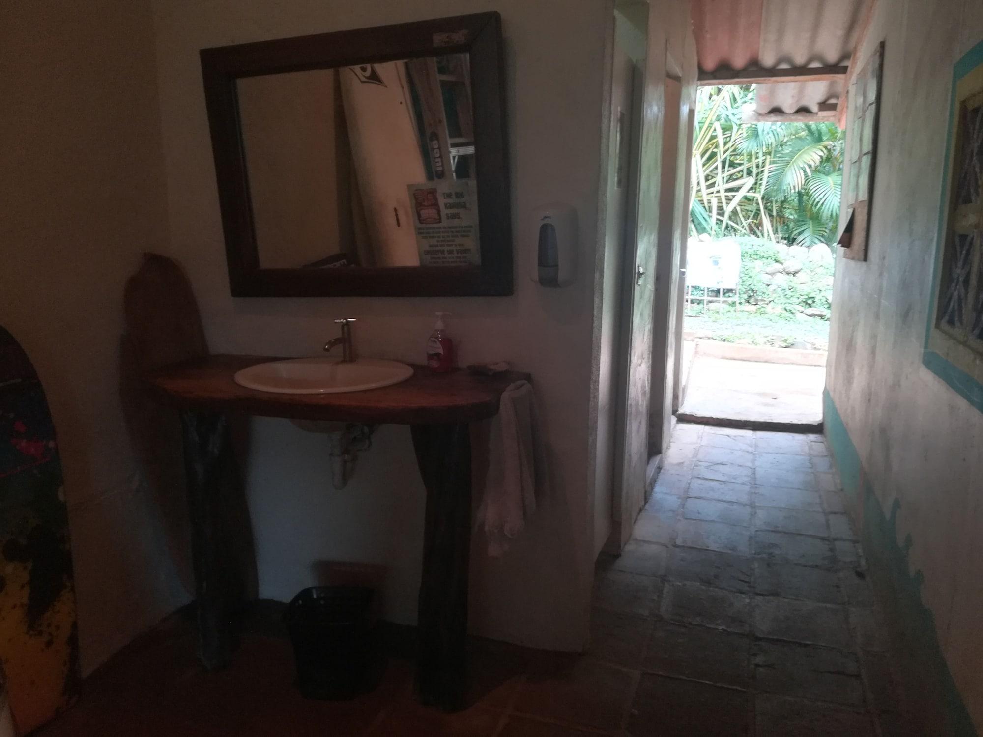 Equipamiento de Habitación Tiki Lodge Bar & Restaurant - Hostel