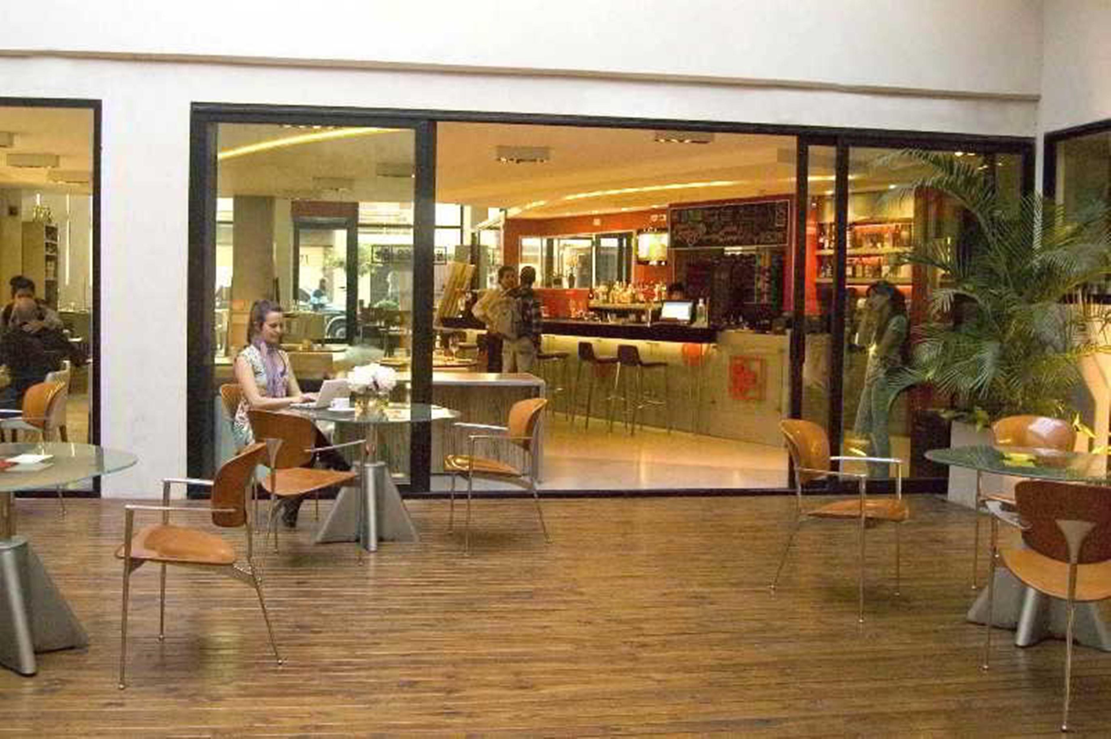 Bar/Salón Monserrat Apart Hotel