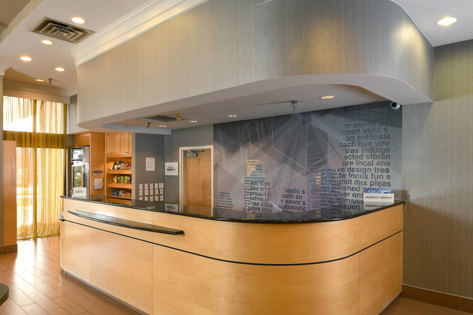 Vista Lobby SpringHill Suites Des Moines West