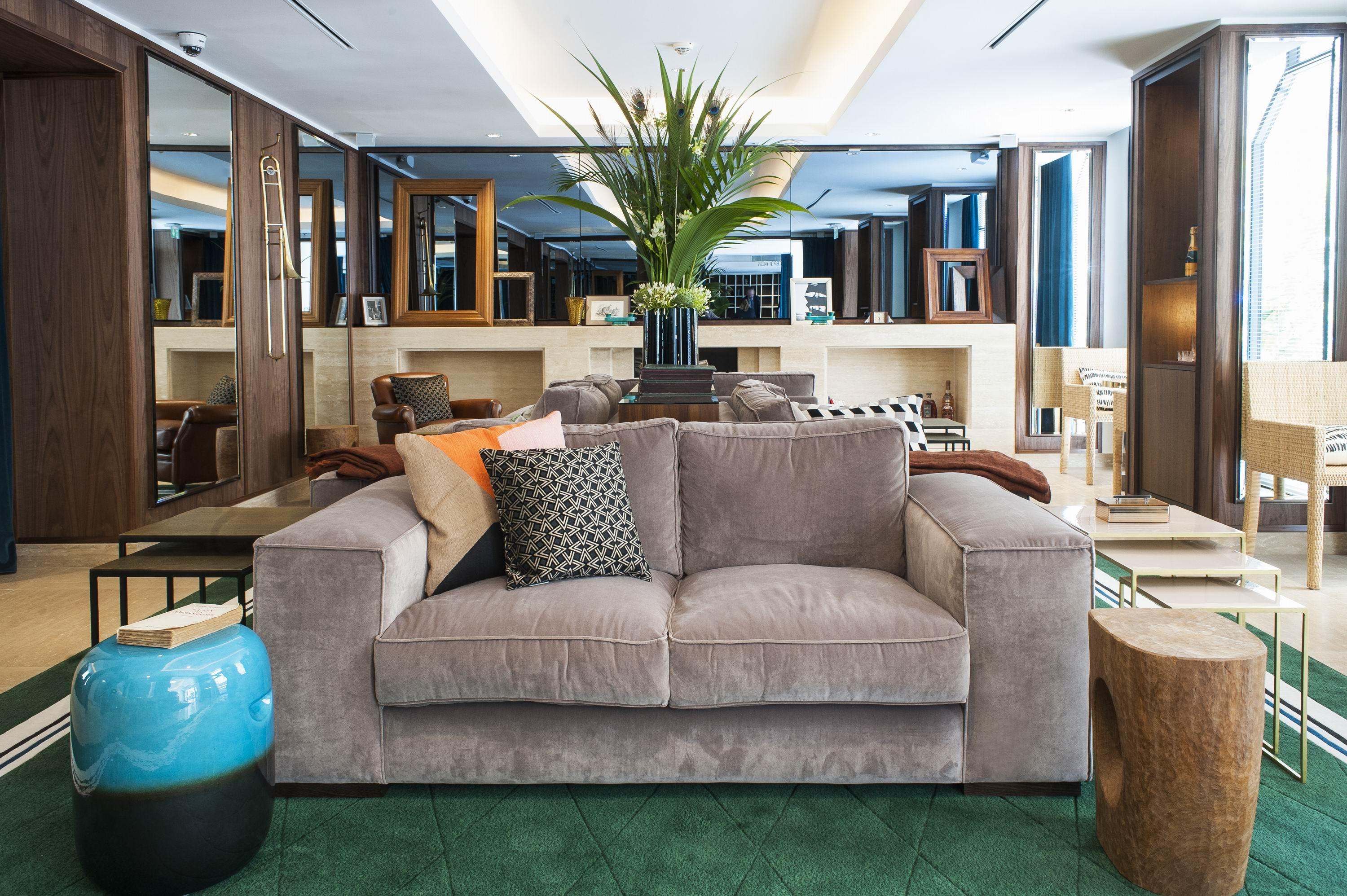 Vista Lobby Hôtel Eiffel Blomet