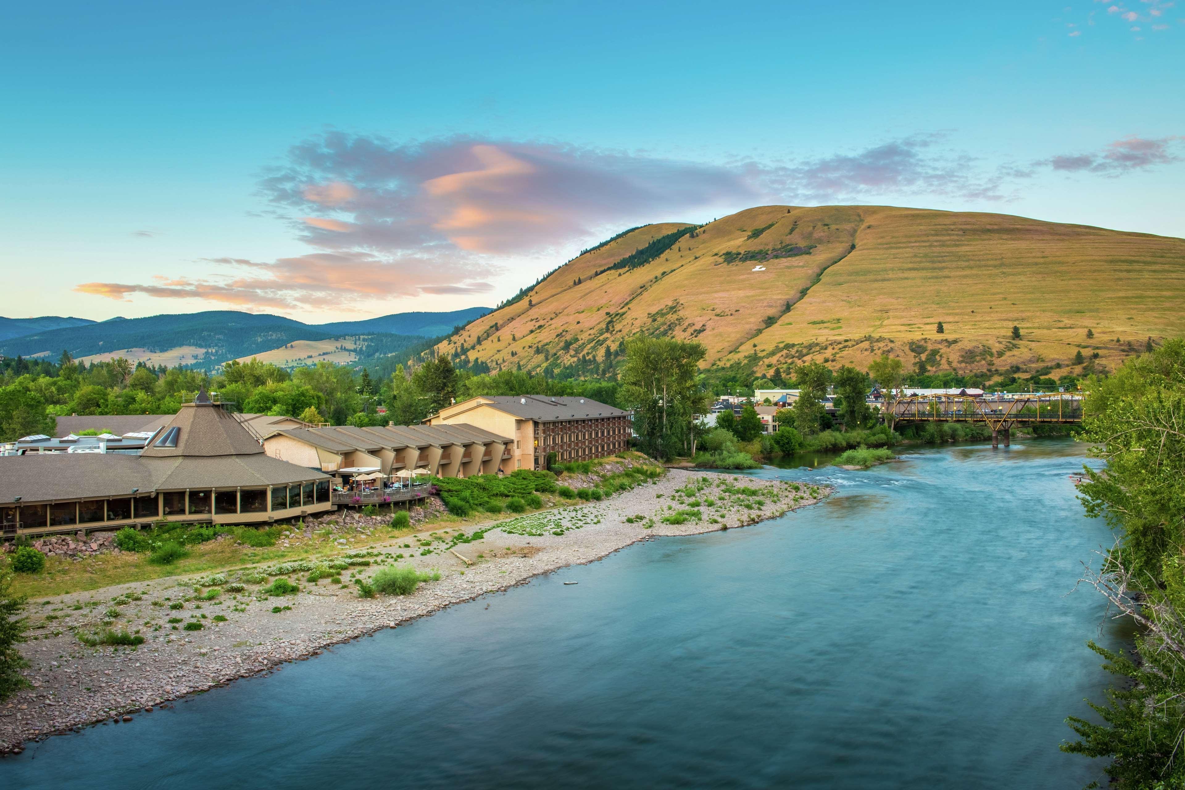 Vista Exterior DoubleTree by Hilton Hotel Missoula - Edgewater