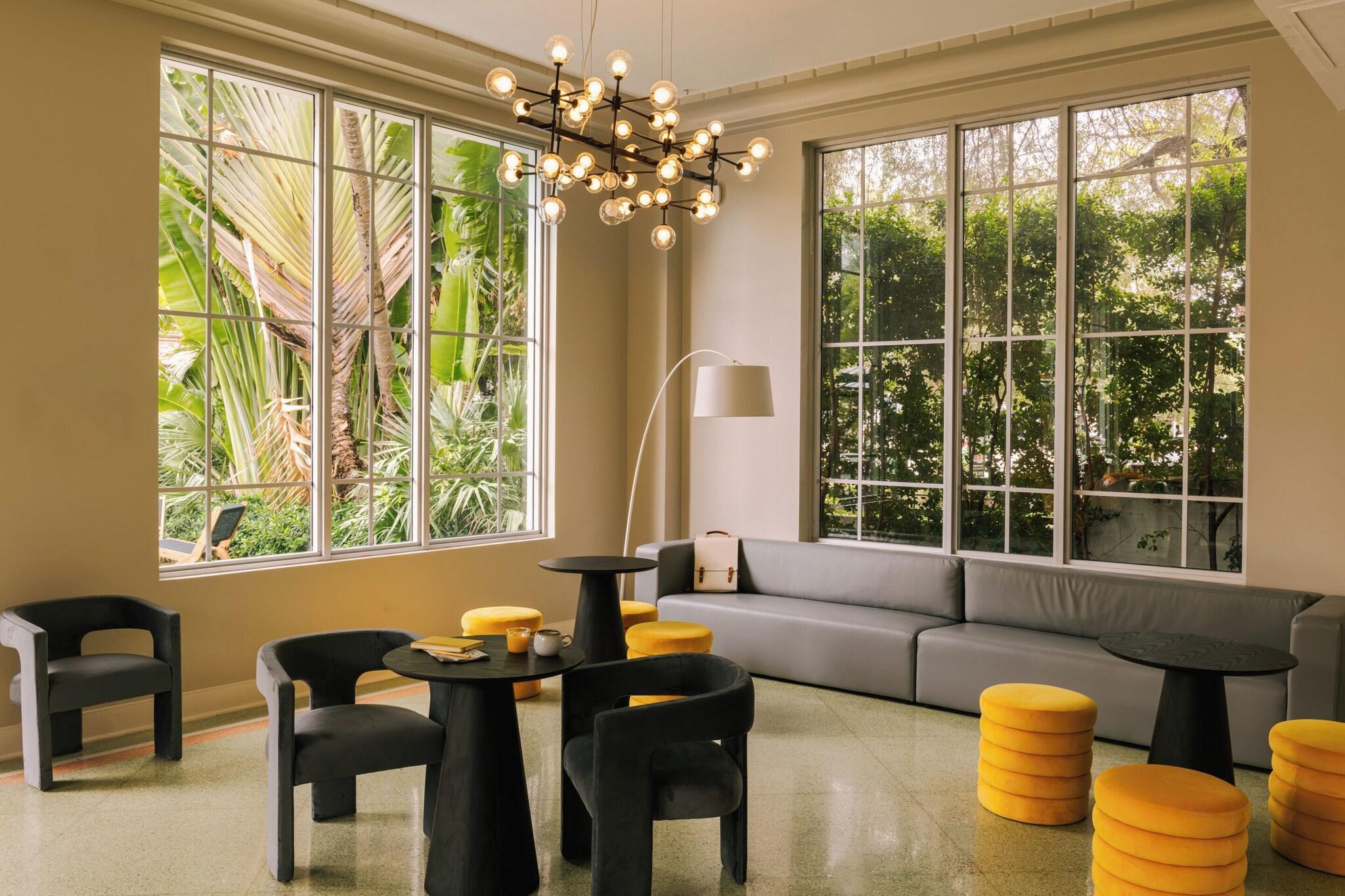 Vista Lobby Kenmore Village Hotel, South Beach