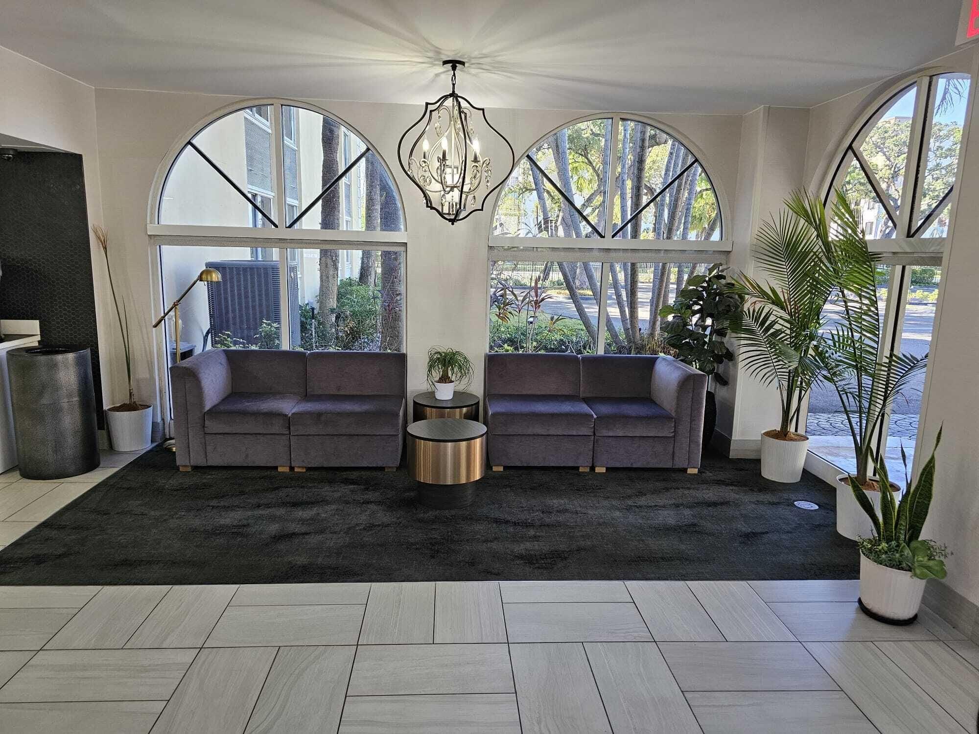 Vista Lobby La Quinta Inn & Suites by Wyndham Deerfield Beach I-95