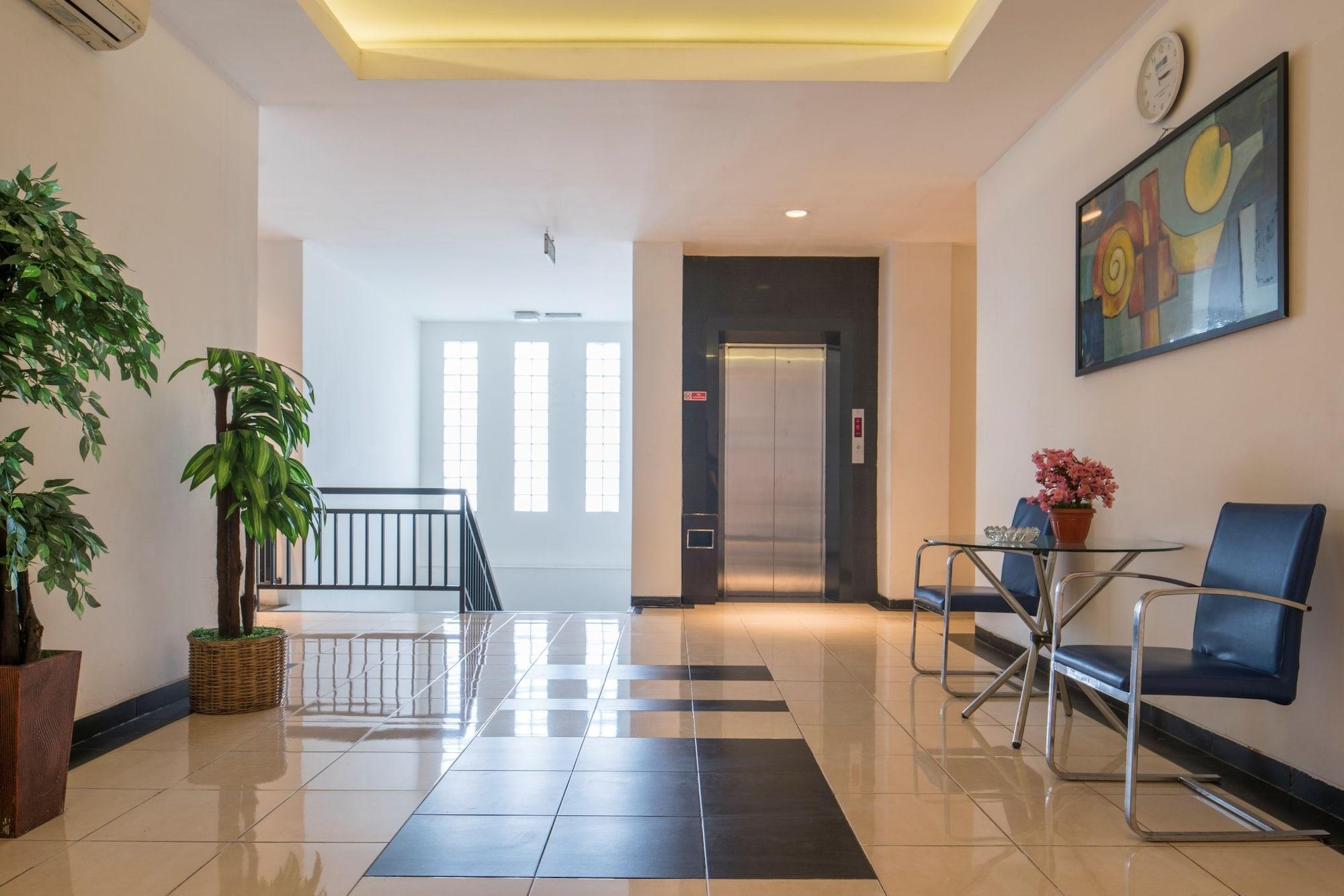 Varios Hotel 88 Mangga Besar 120 by WH