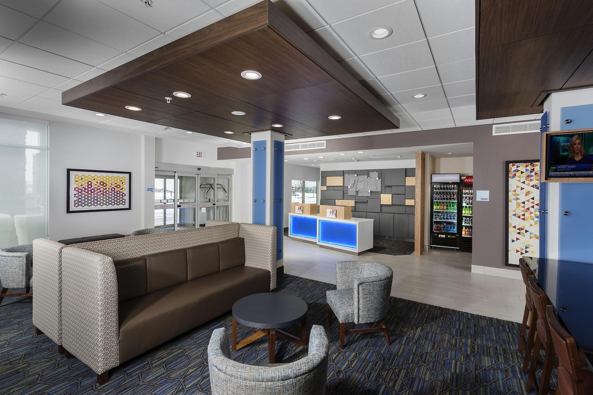 Vista Lobby Holiday Inn Express & Suites West Des Moines - Jordan Creek by IHG