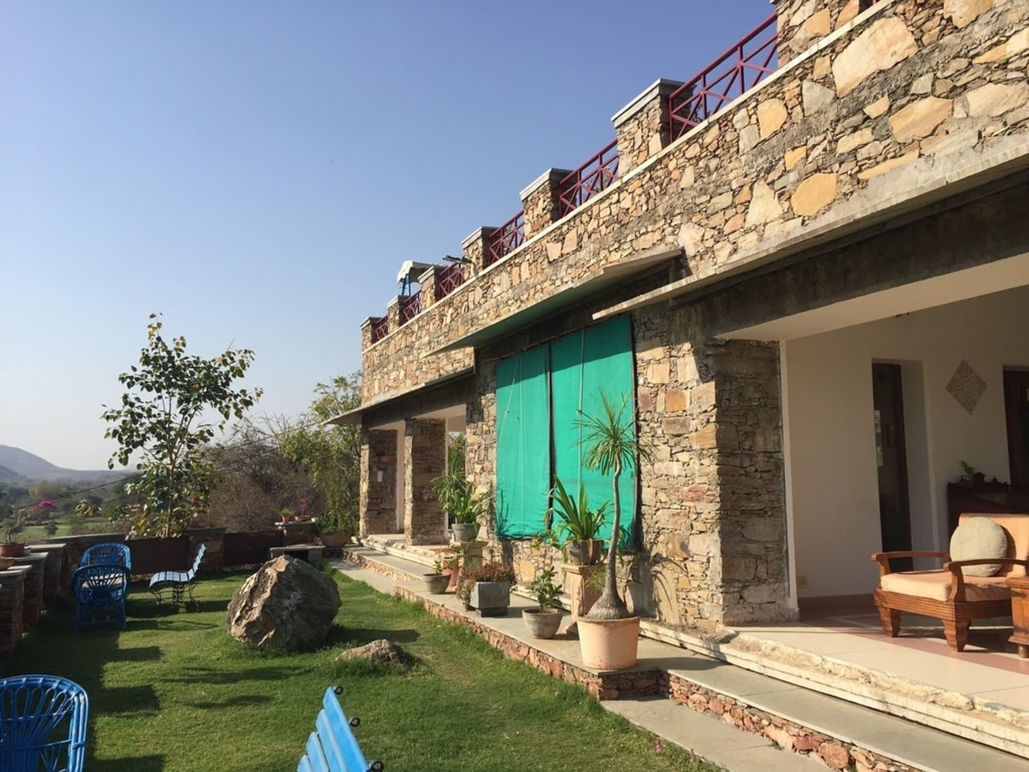 Vista Exterior Devra Udaipur