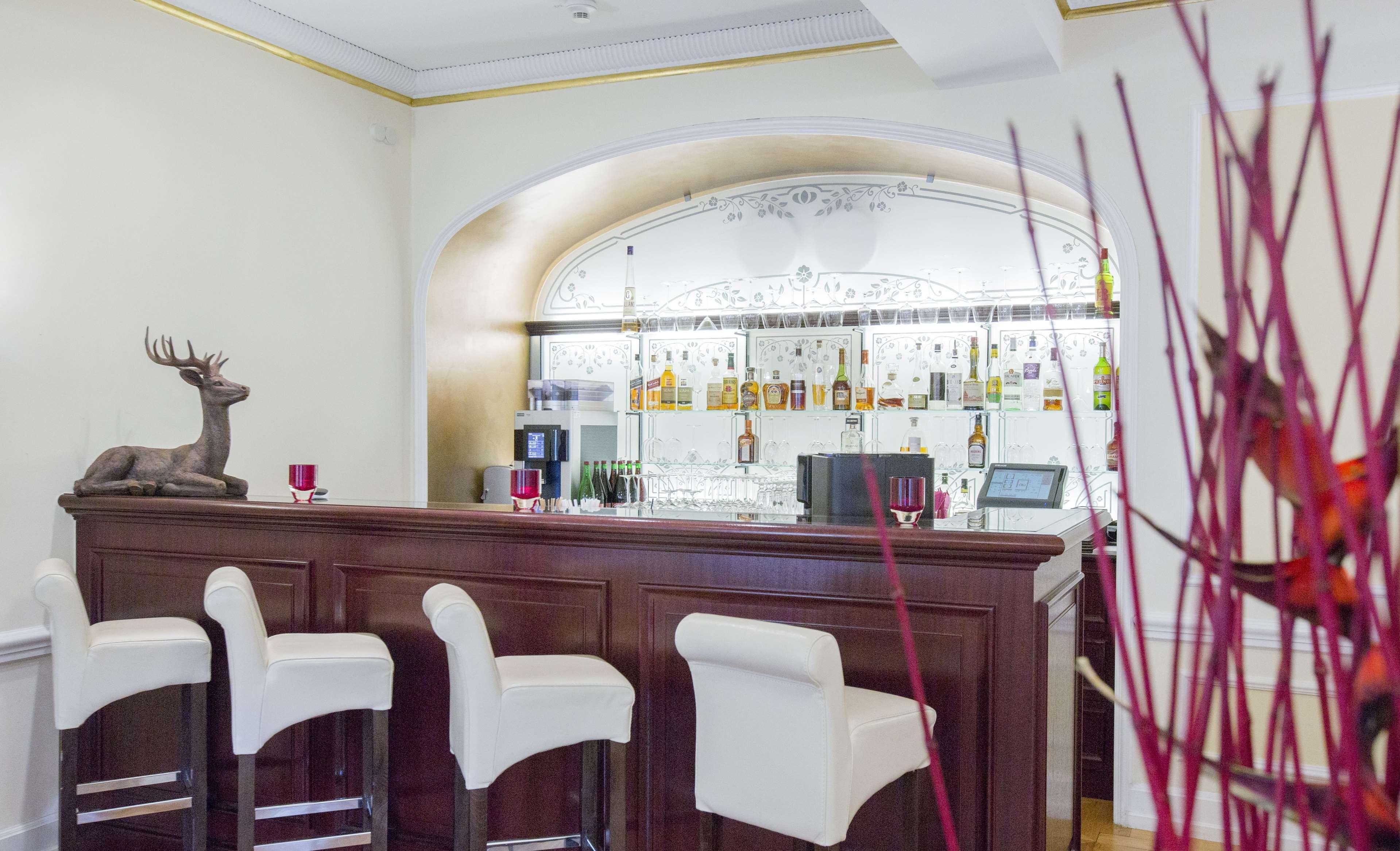 Bar/Salón HELIOPARK Bad Hotel zum Hirsch