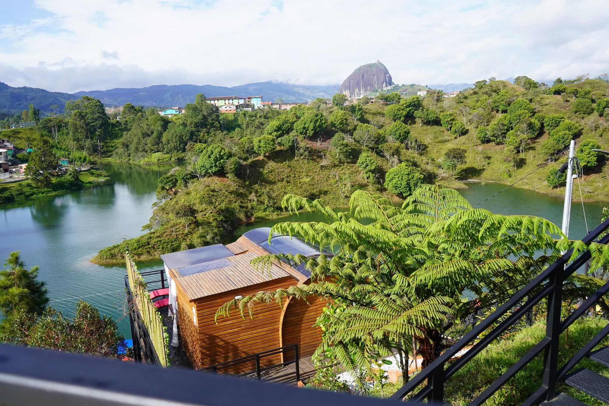 Varios Glamping The Mountain