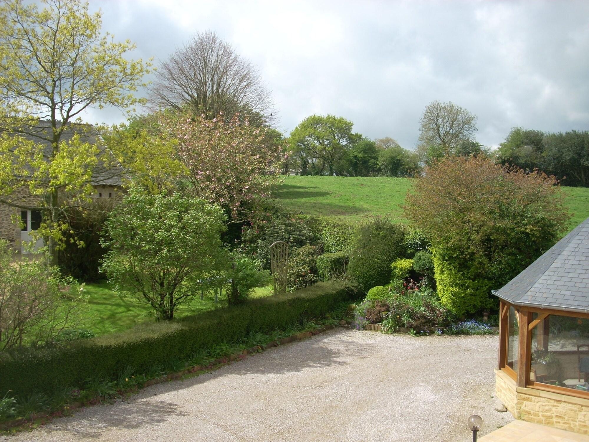 Varios Chambre d'hôtes Les Gosselins