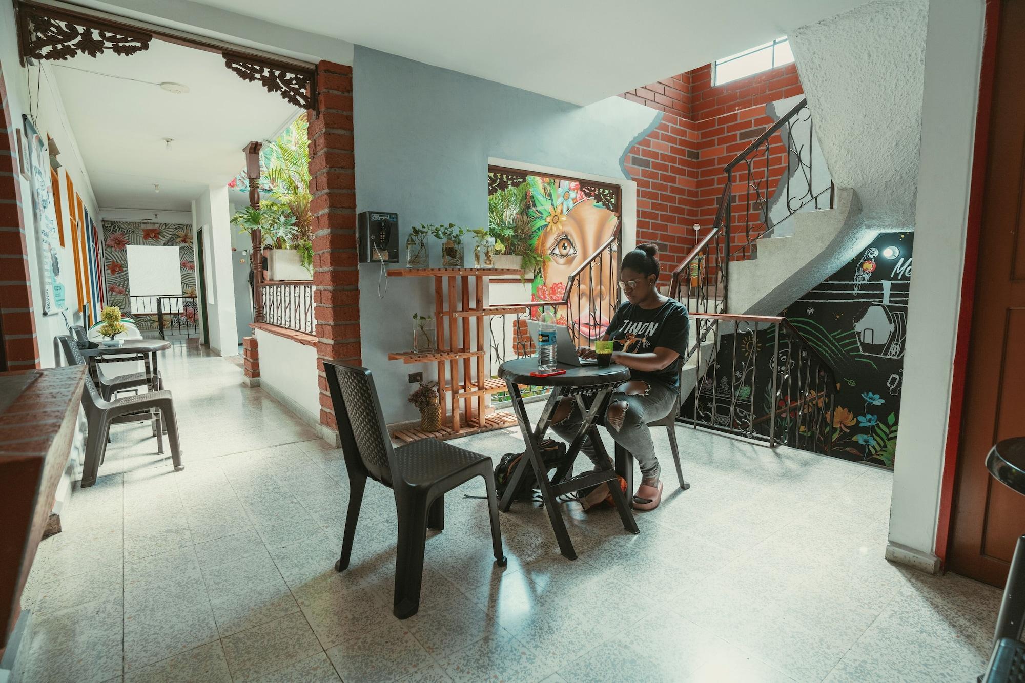 Comodidades del Alojamiento HOSTAL PURA VIDA LA 70