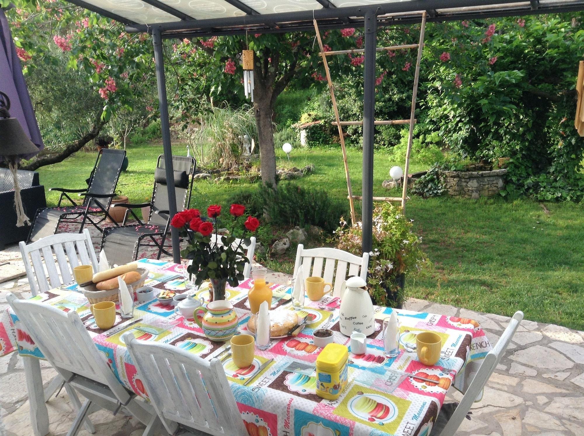 Restaurant Le Mas Du Bijou Bleu