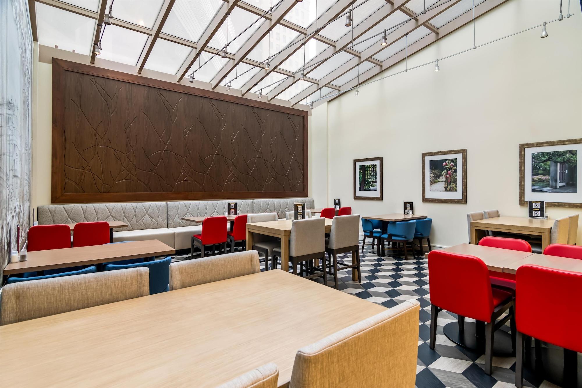 Restaurant Hilton Garden Inn Chicago Downtown Riverwalk