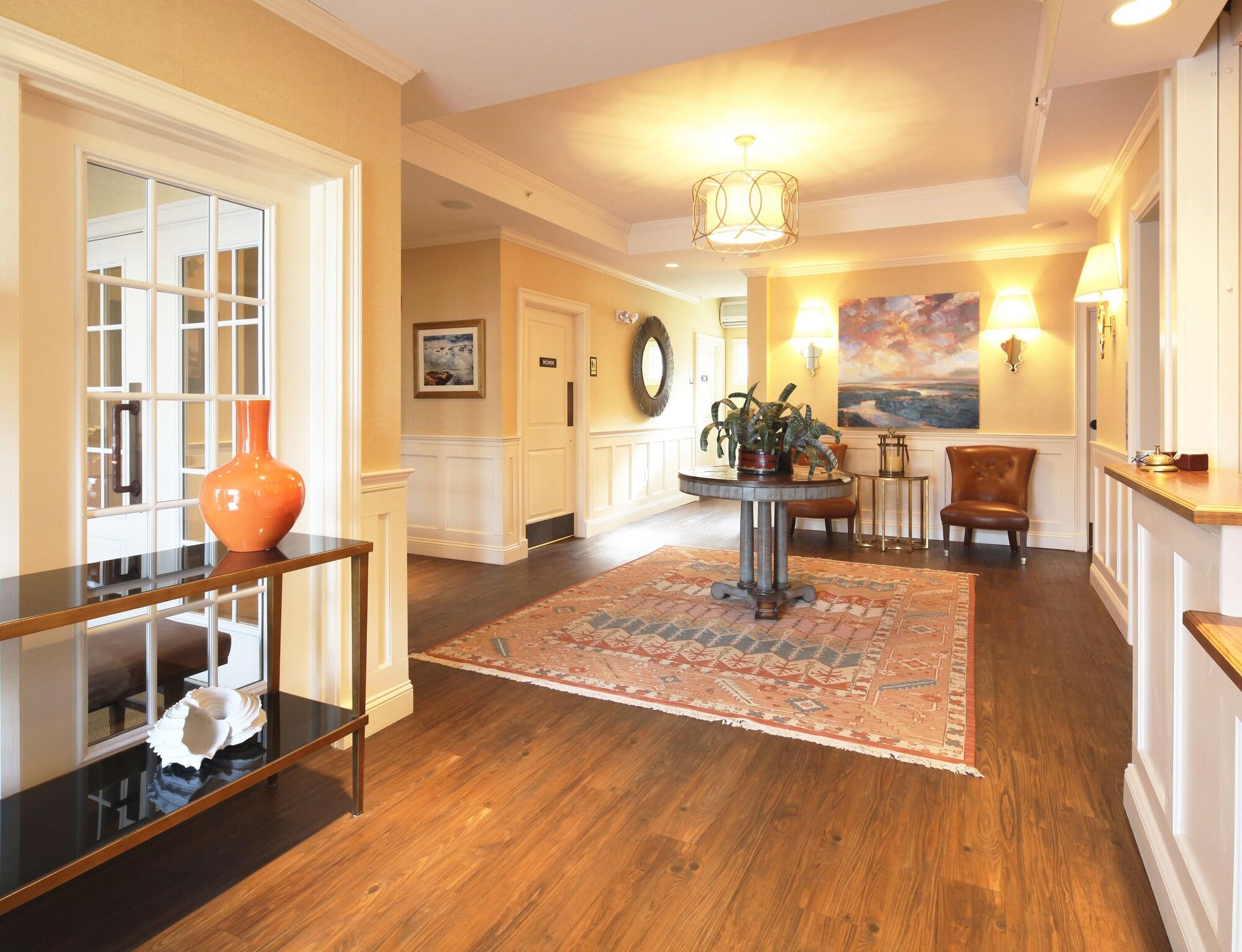 Vista Lobby Grand Hotel