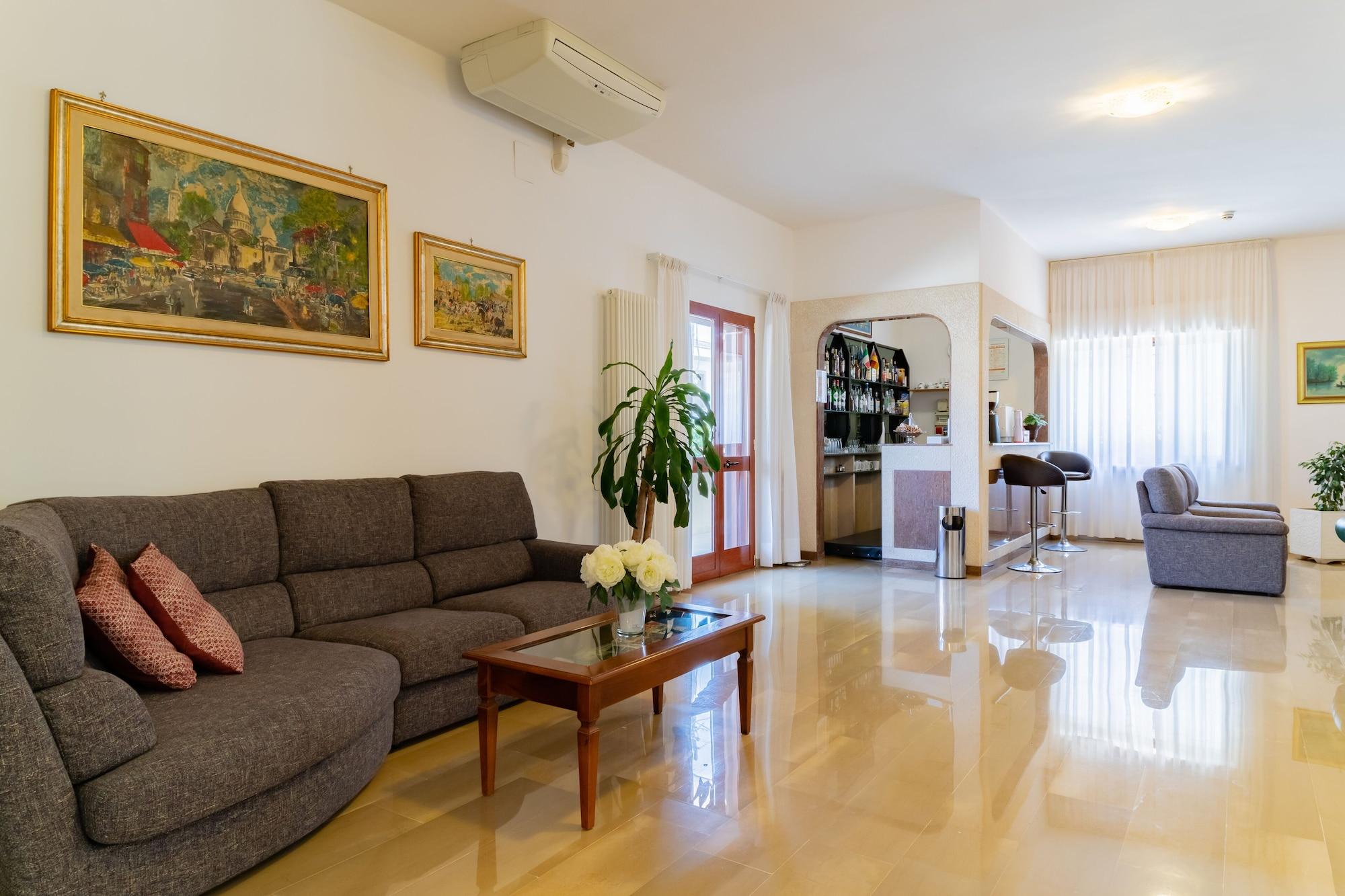 Vista Lobby Hotel Riviera