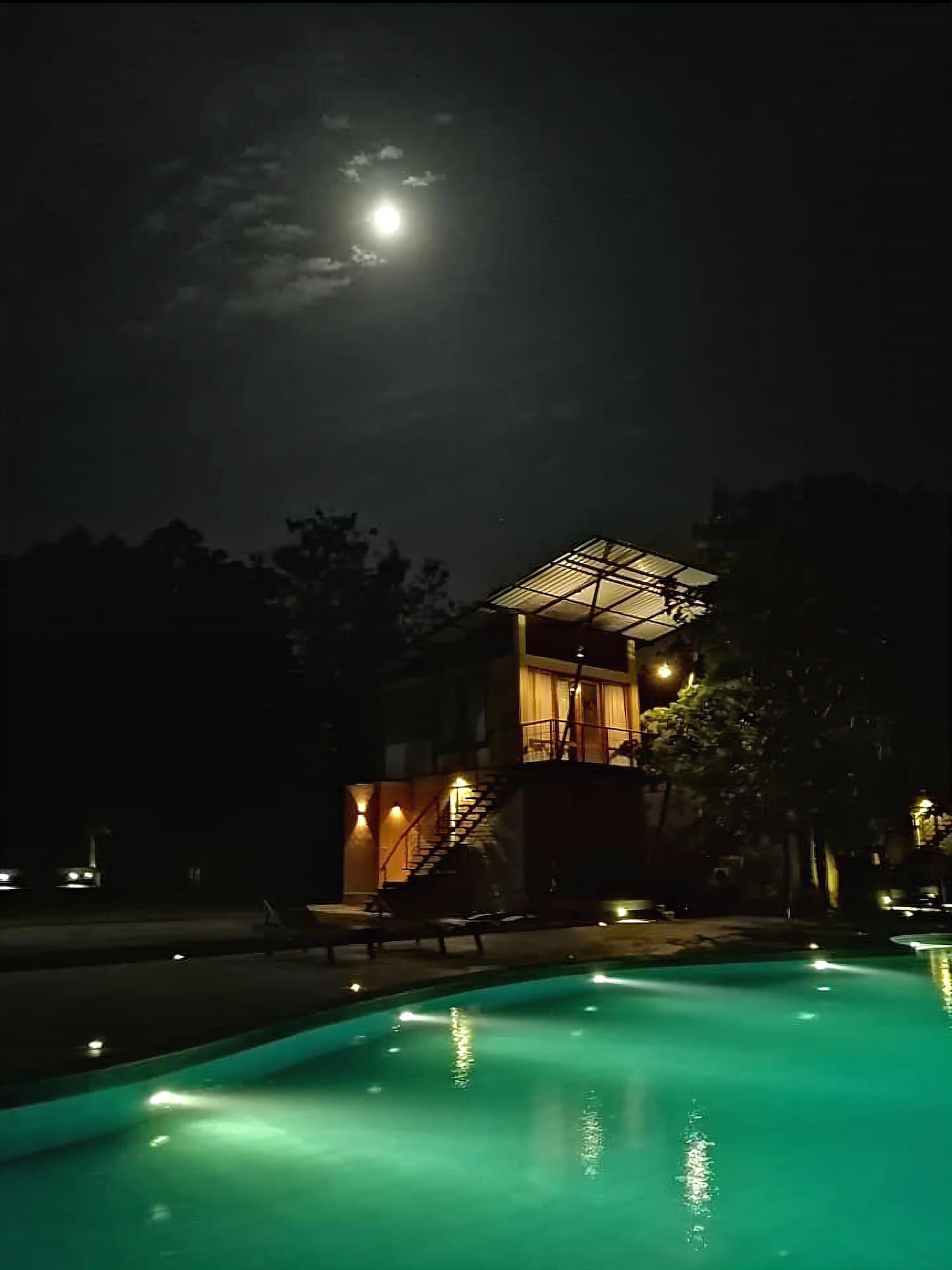 Varios Breezy Lake Eco Friendly Cabanas Yala