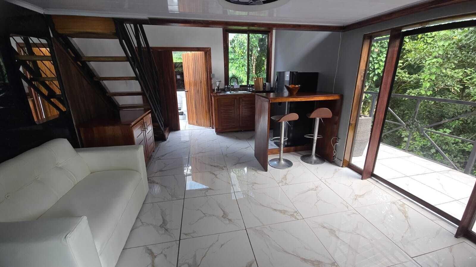 Varios Happy Paradise Lodge