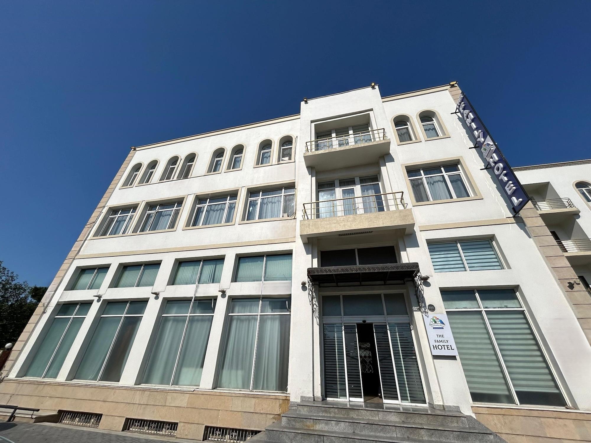 Vista Exterior The Family Hotel - Free Massage