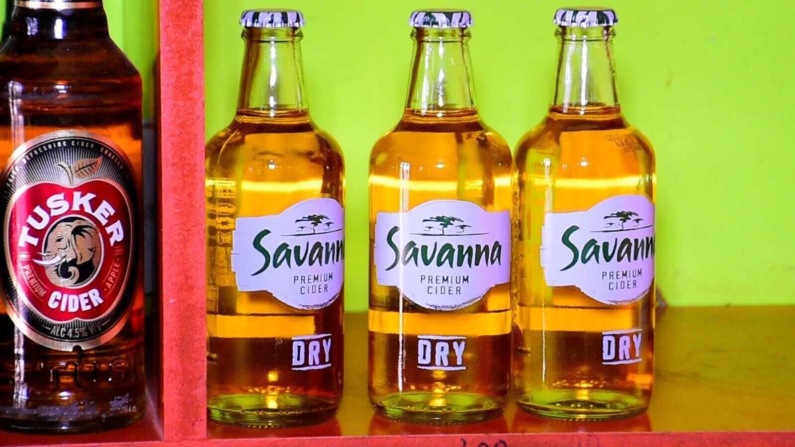 Bar/Salón kuwetu resort and conference