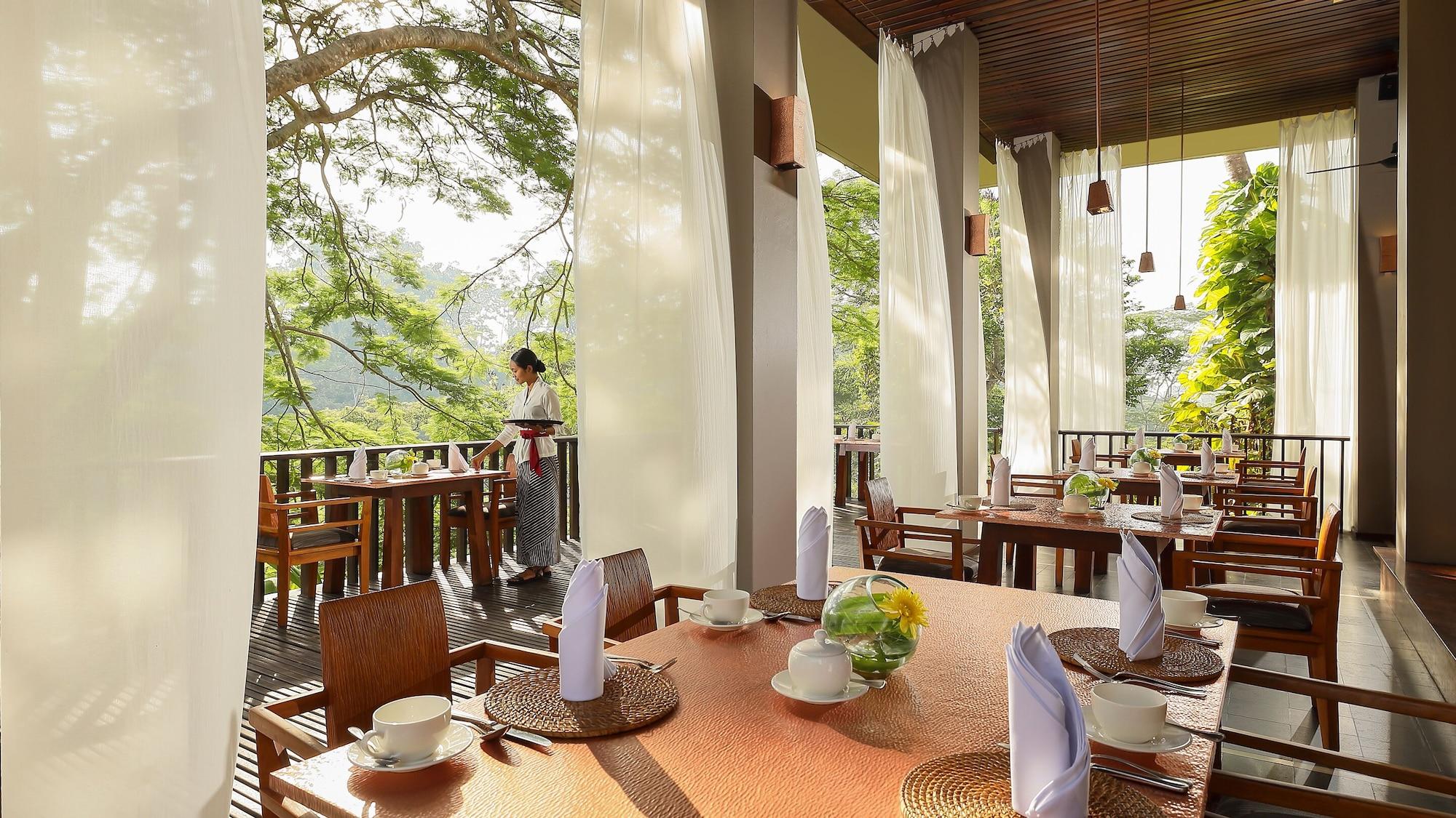 Restaurant Maya Ubud Resort and Spa