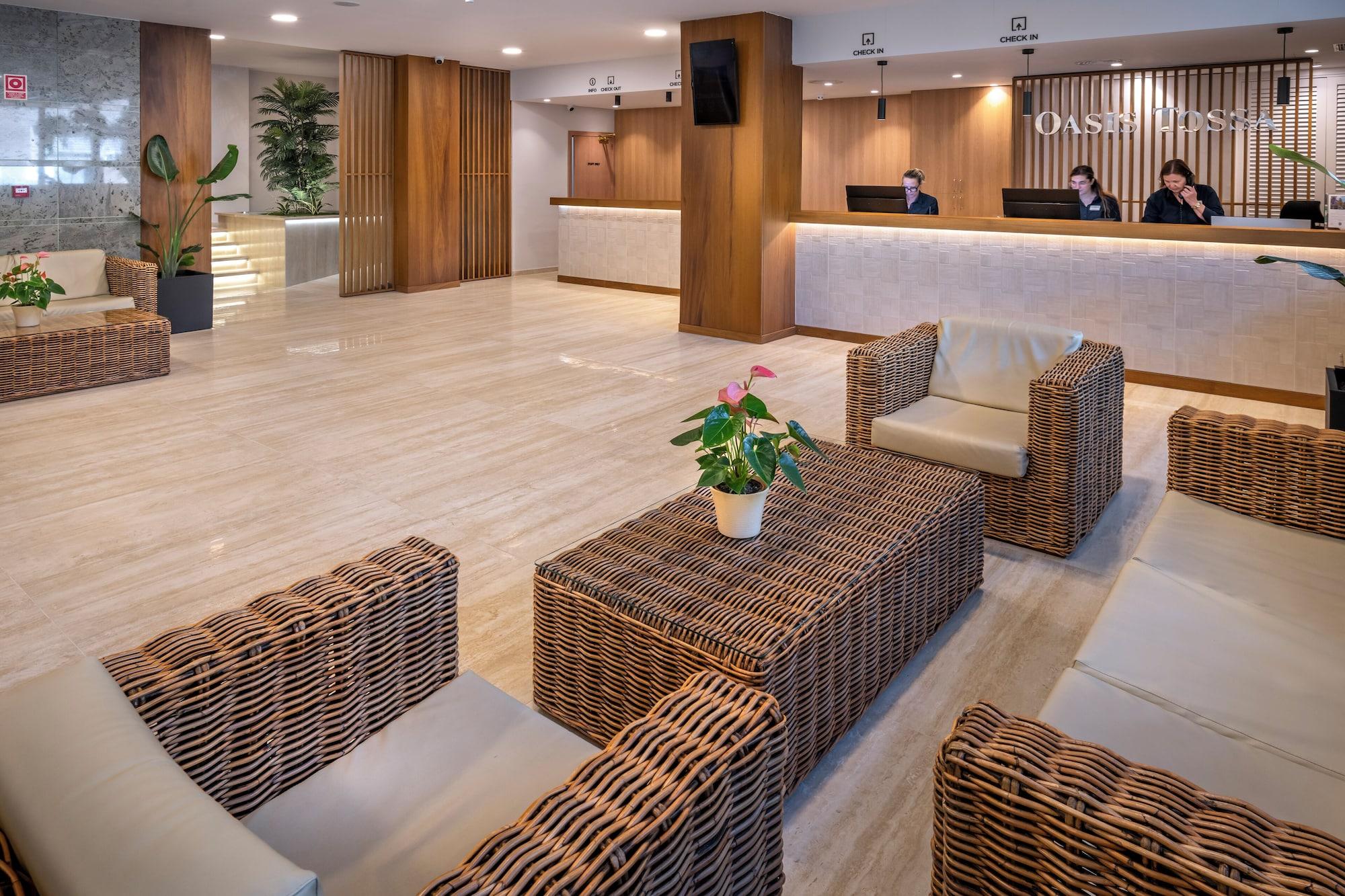 Vista Lobby Hotel GHT Oasis Tossa & Spa