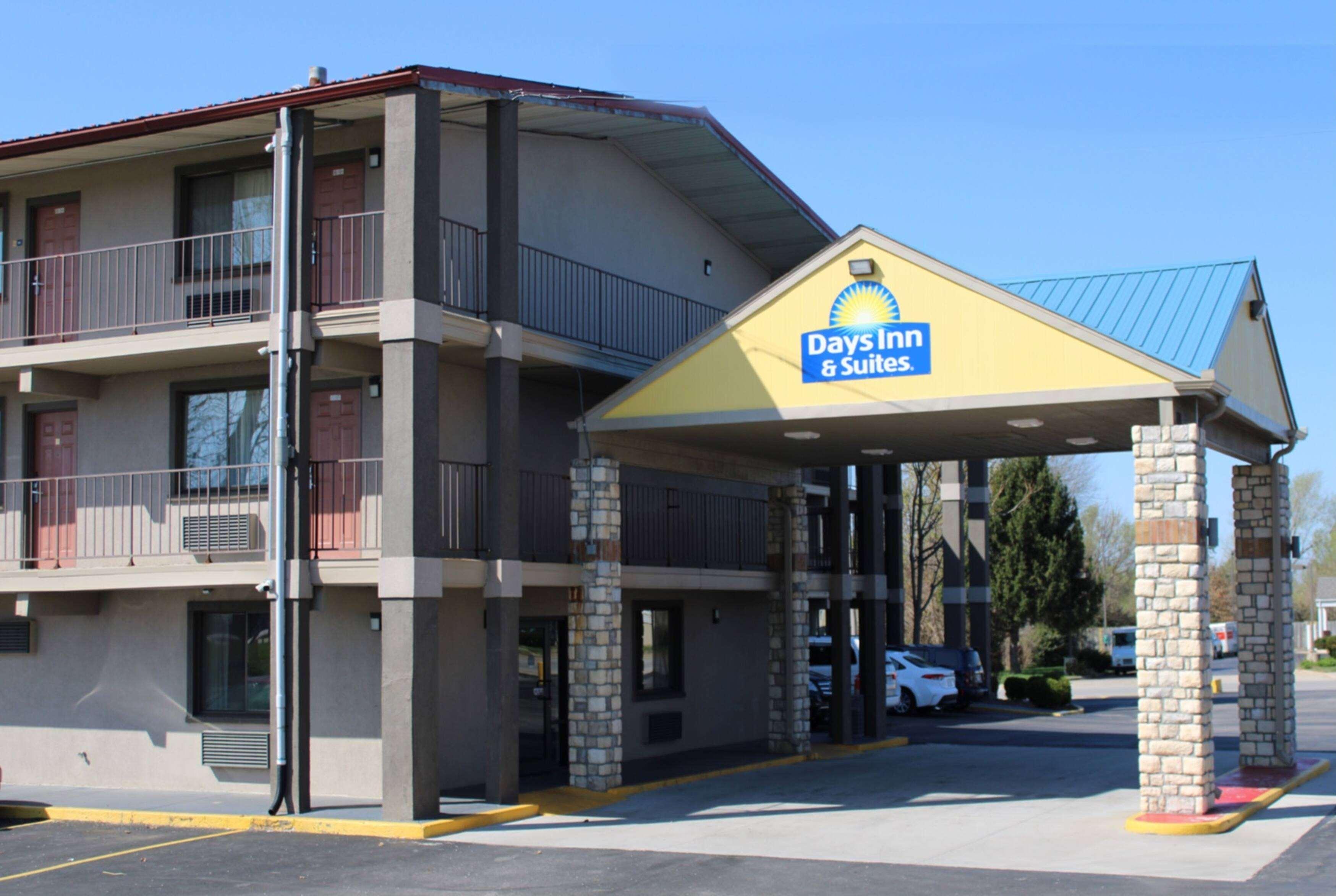 Varios Days Inn & Suites by Wyndham Springfield on I-44