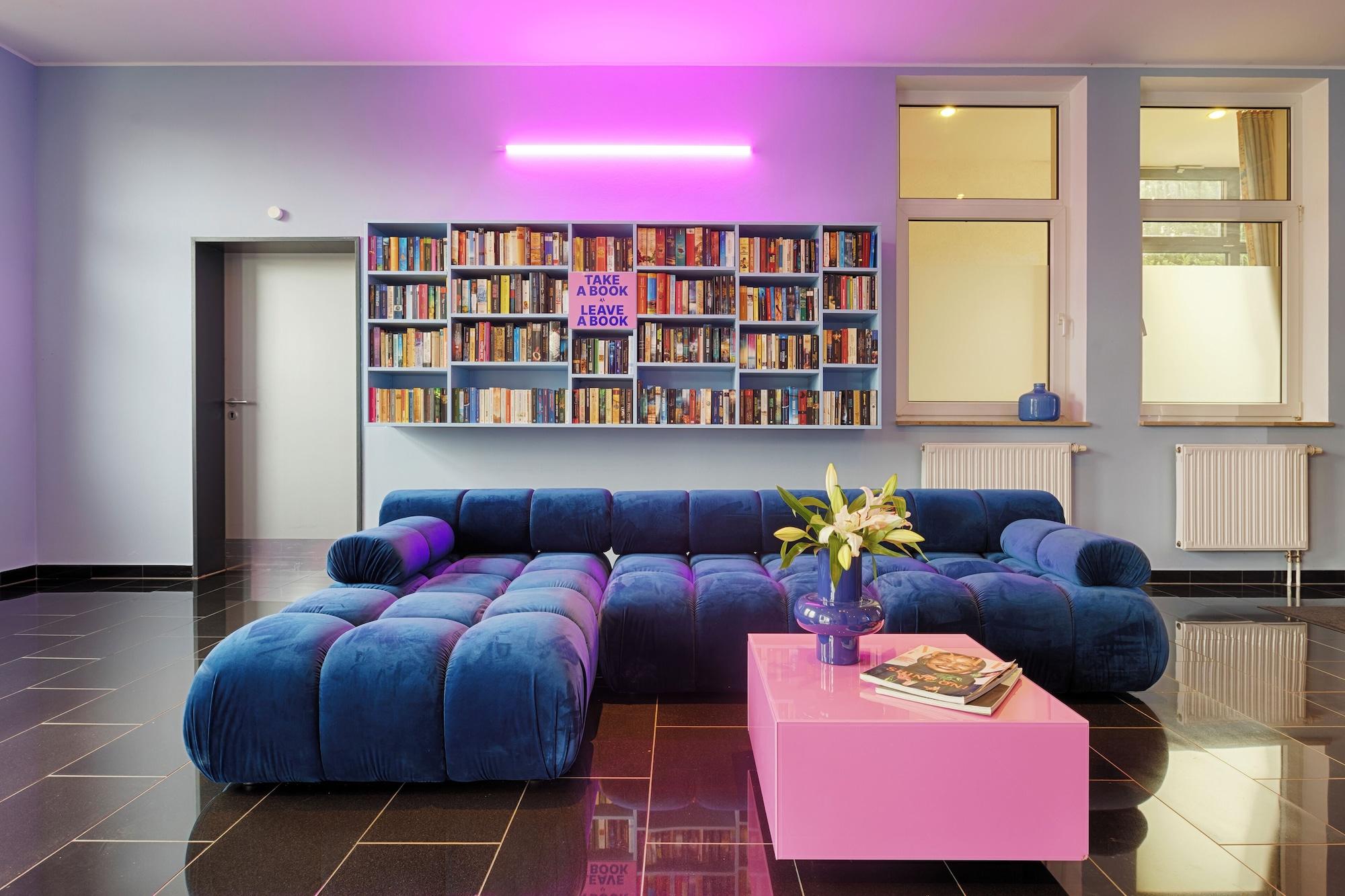 Vista Lobby Max Aparthotel by Homekeepers