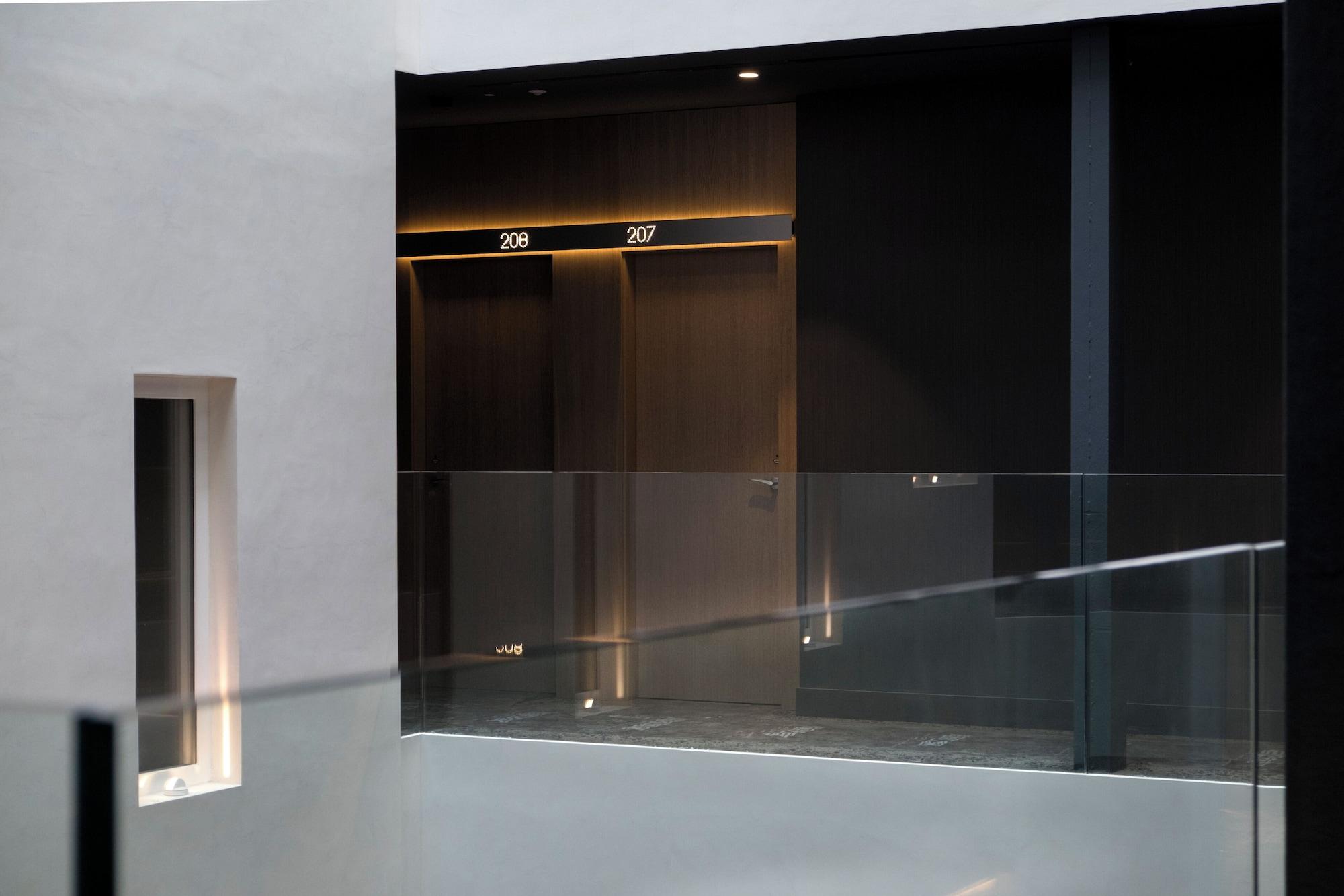 Varios Hotel Chi