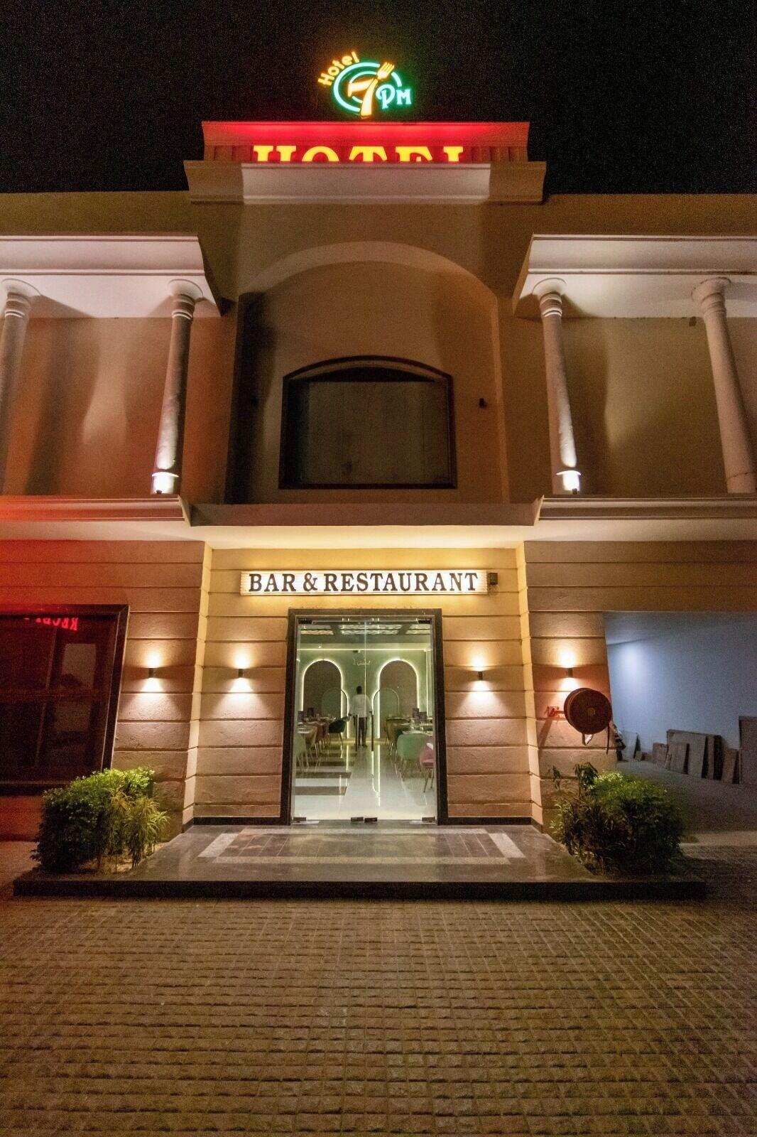 Vista Exterior Hotel 7PM