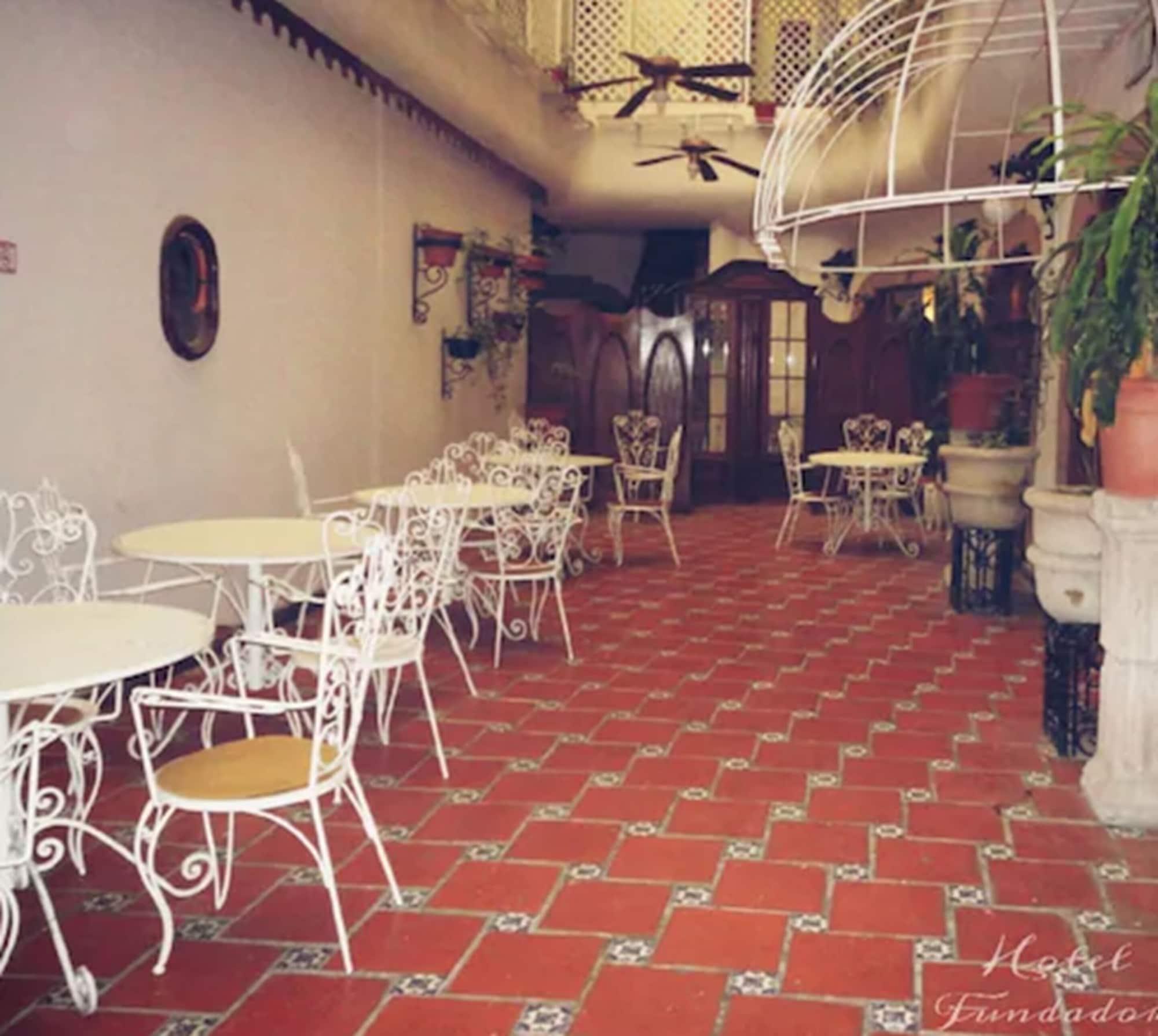 Varios Hotel Fundador