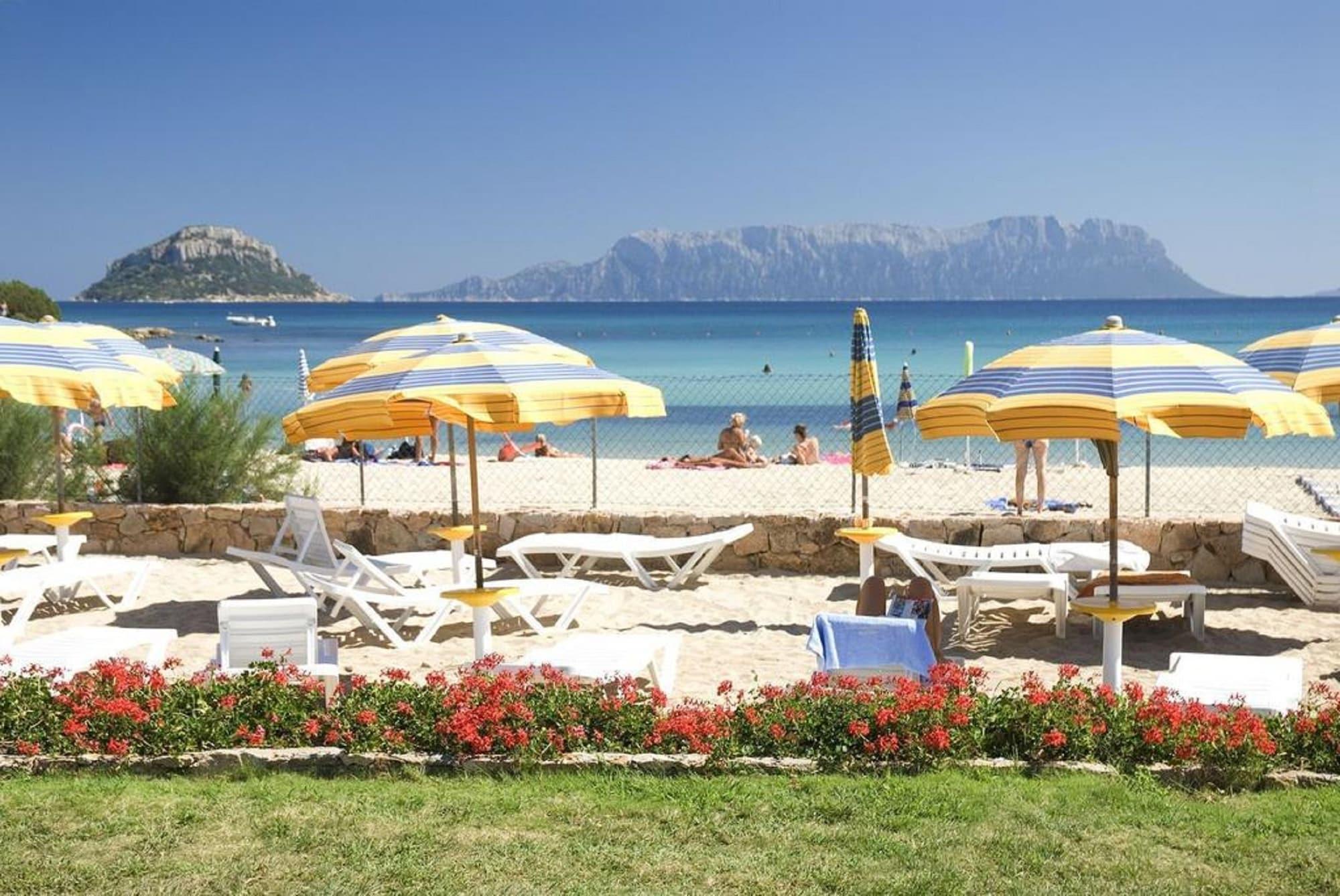 Vista Exterior Residence Baia Caddinas