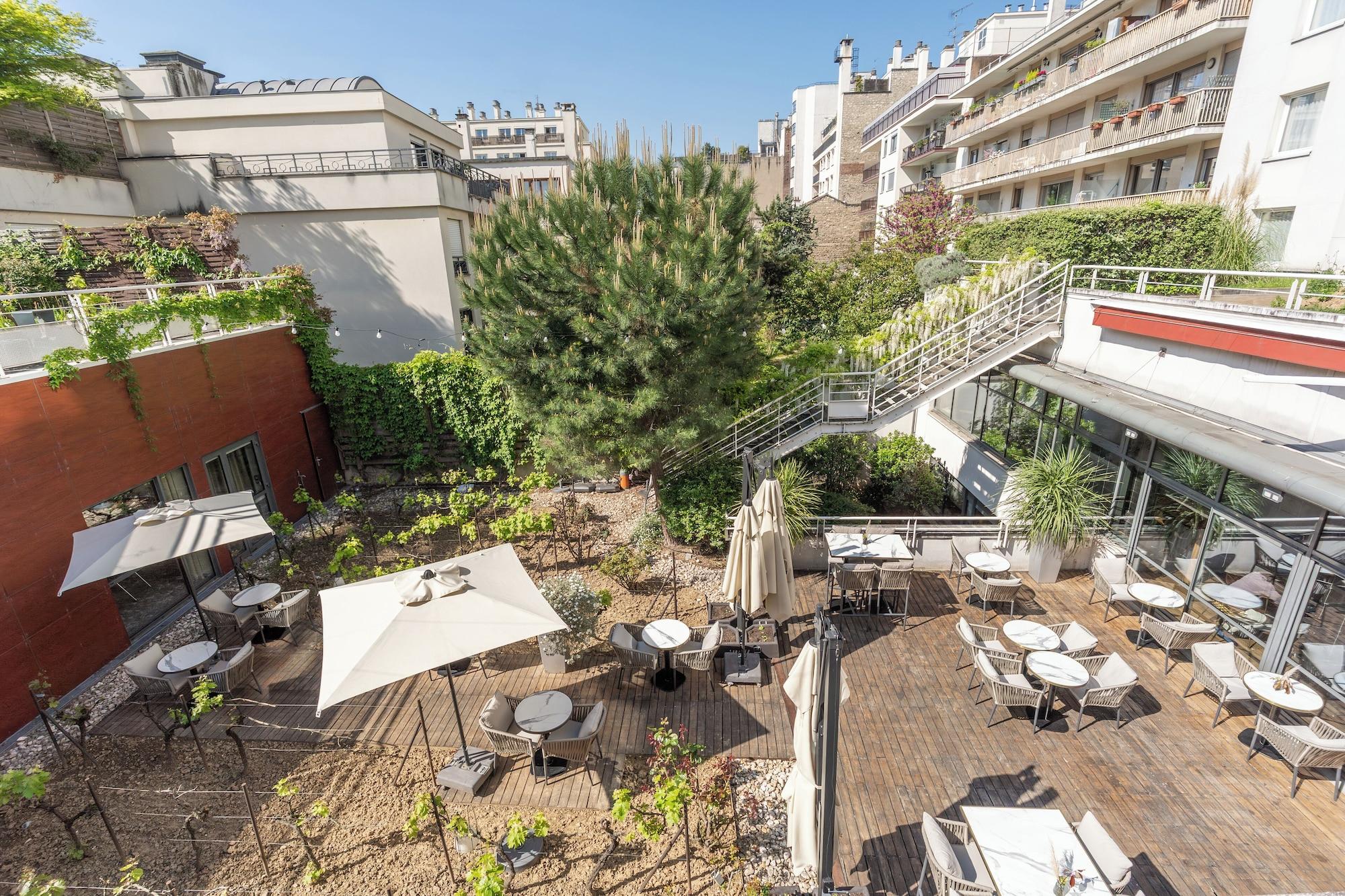 Vista Exterior Radisson Blu Hotel, Paris Boulogne