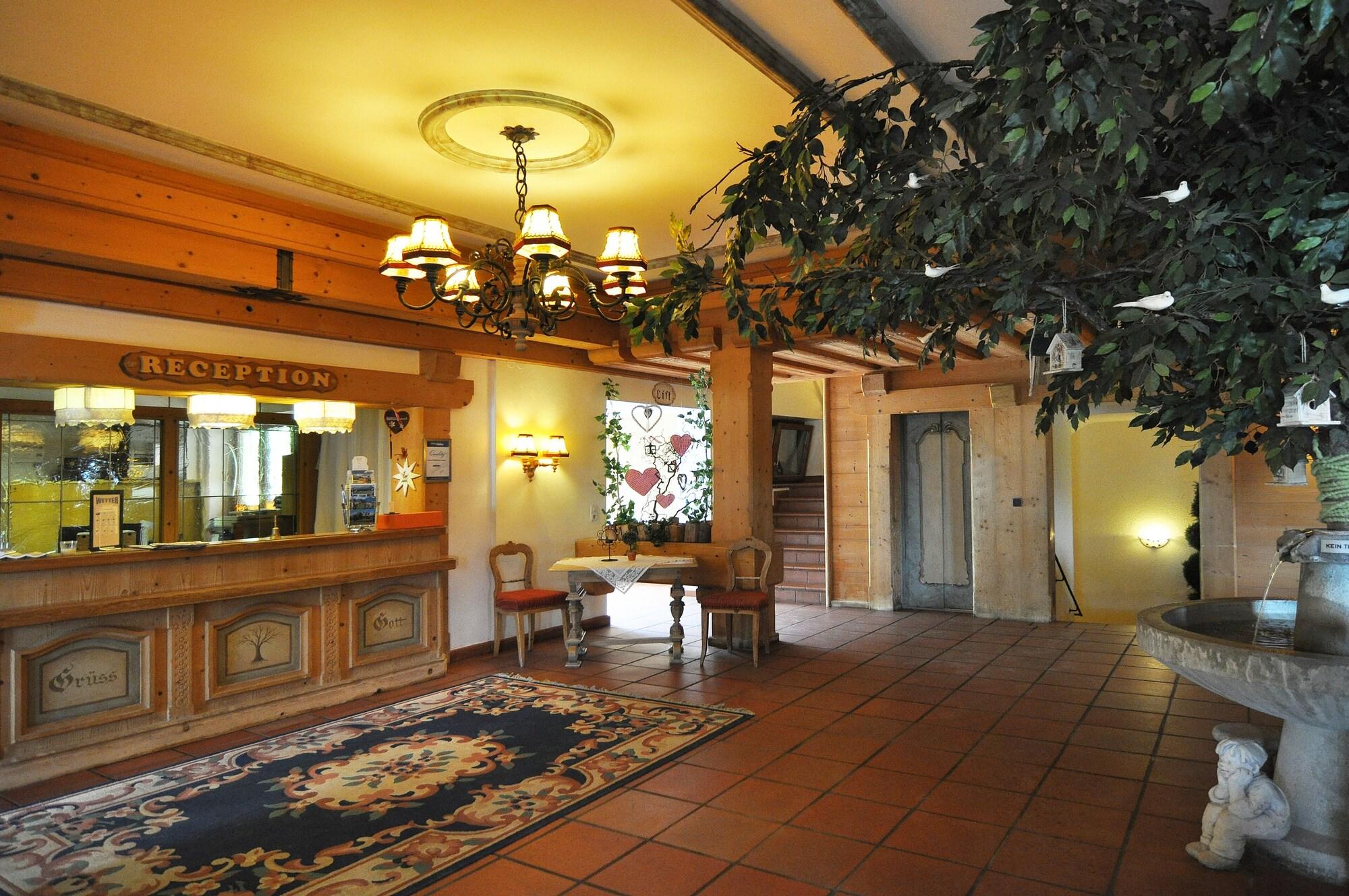 Vista Lobby Kaiserhotel Kitzbühler Alpen