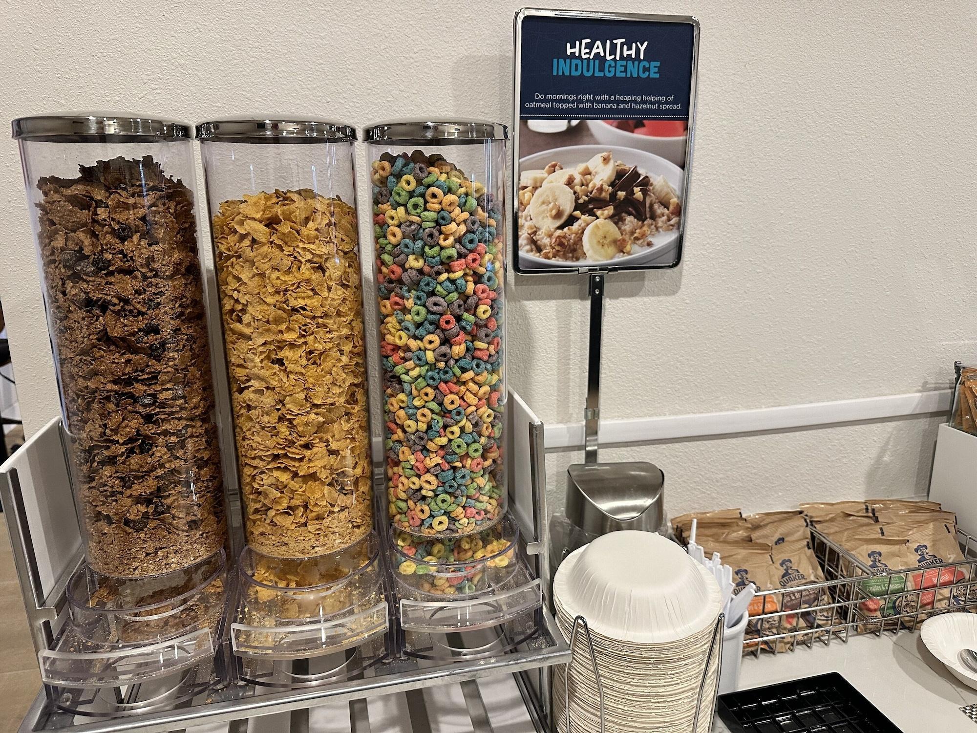 Restaurant Clarion Pointe Winslow I-40