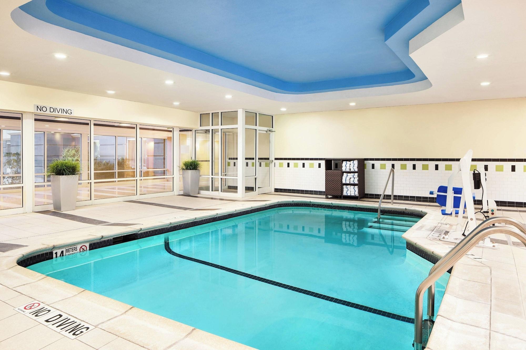 Vista Piscina Fairfield Inn & Suites by Marriott Plainville