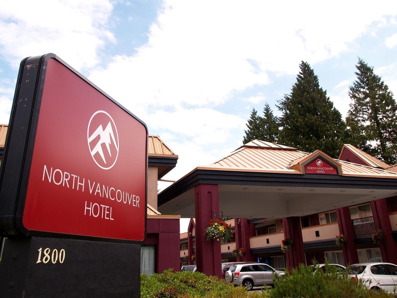 Varios North Vancouver Hotel