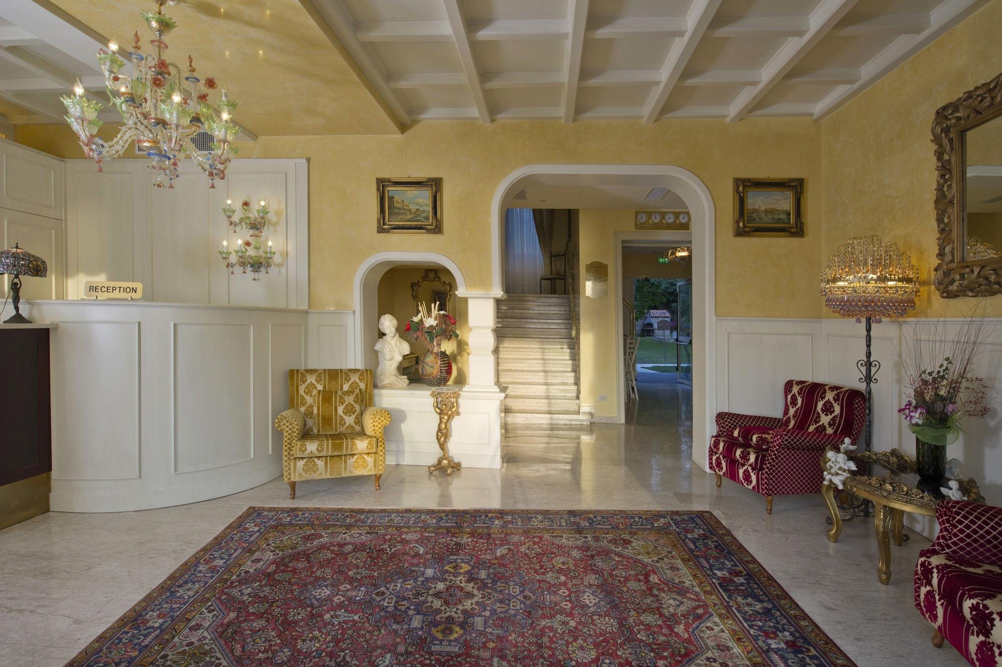 Vista Lobby Viktoria Palace Hotel