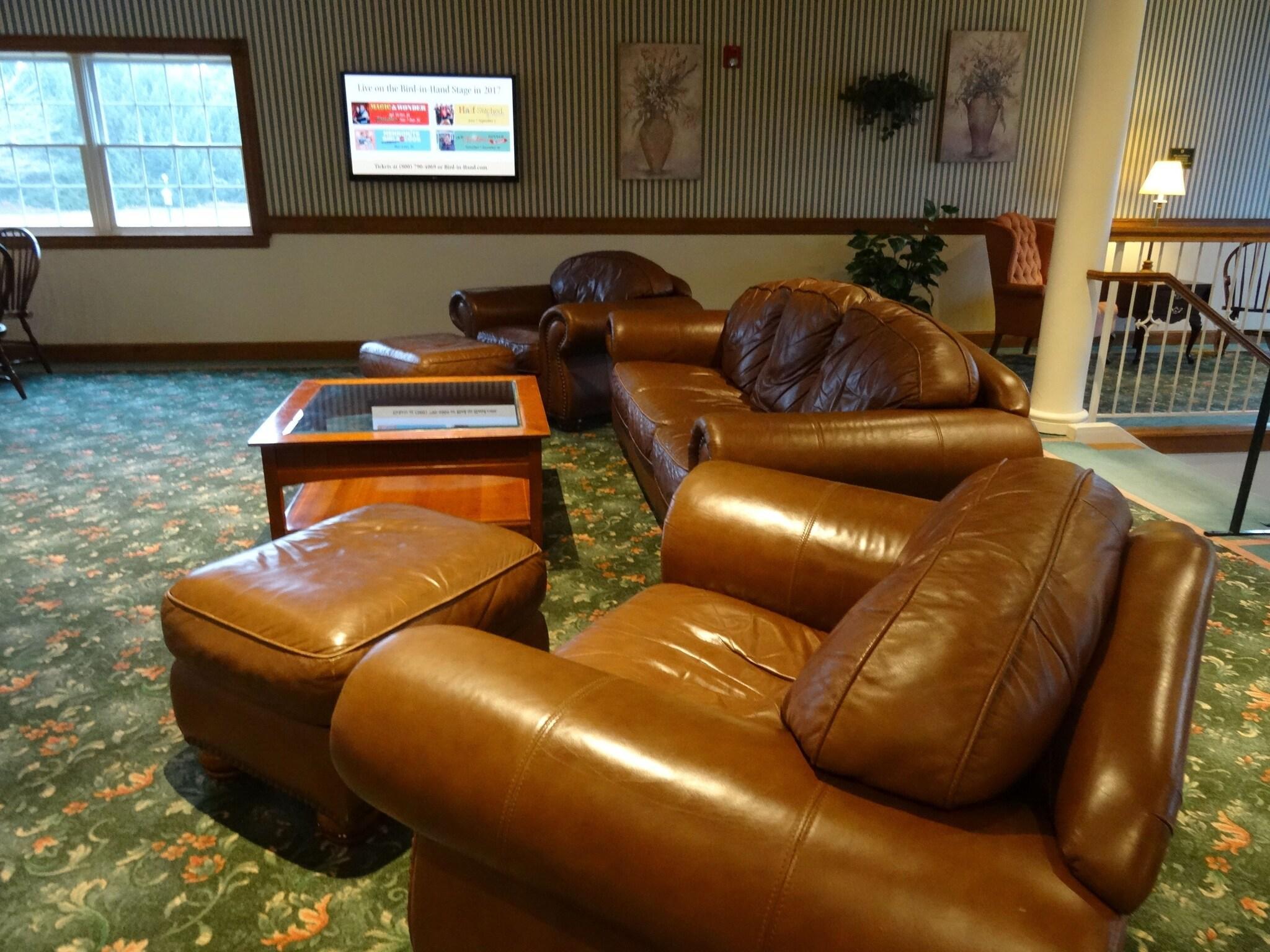 Vista Lobby Bird in Hand Family Inn