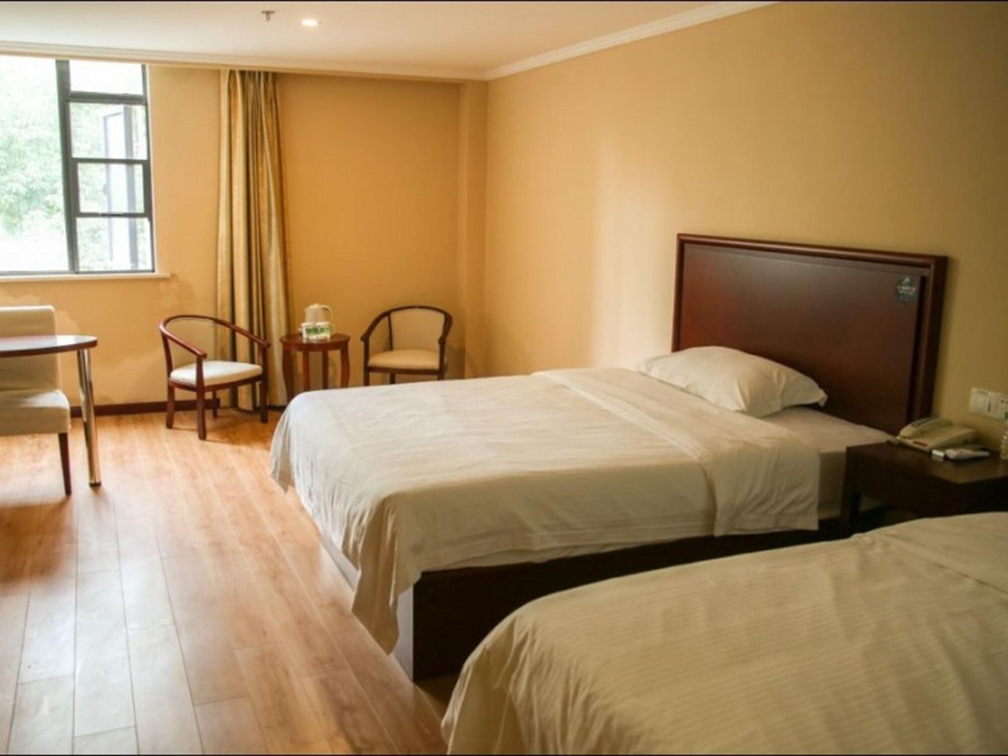 Varios GreenTree Inn JiangSu ZhenJiang DingMao Industrial Park WoDe Square Express Hotel