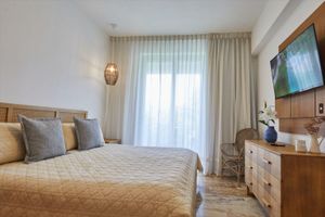 Alquiler Vacacional - Apartamento moderno con playa y piscina exclusiva, en Playa Dorada