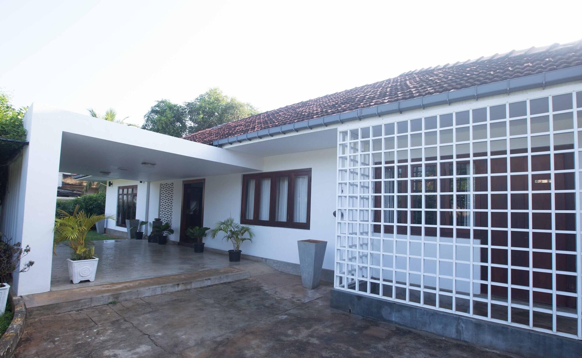 Vista Exterior Jaffna Heritage Villa